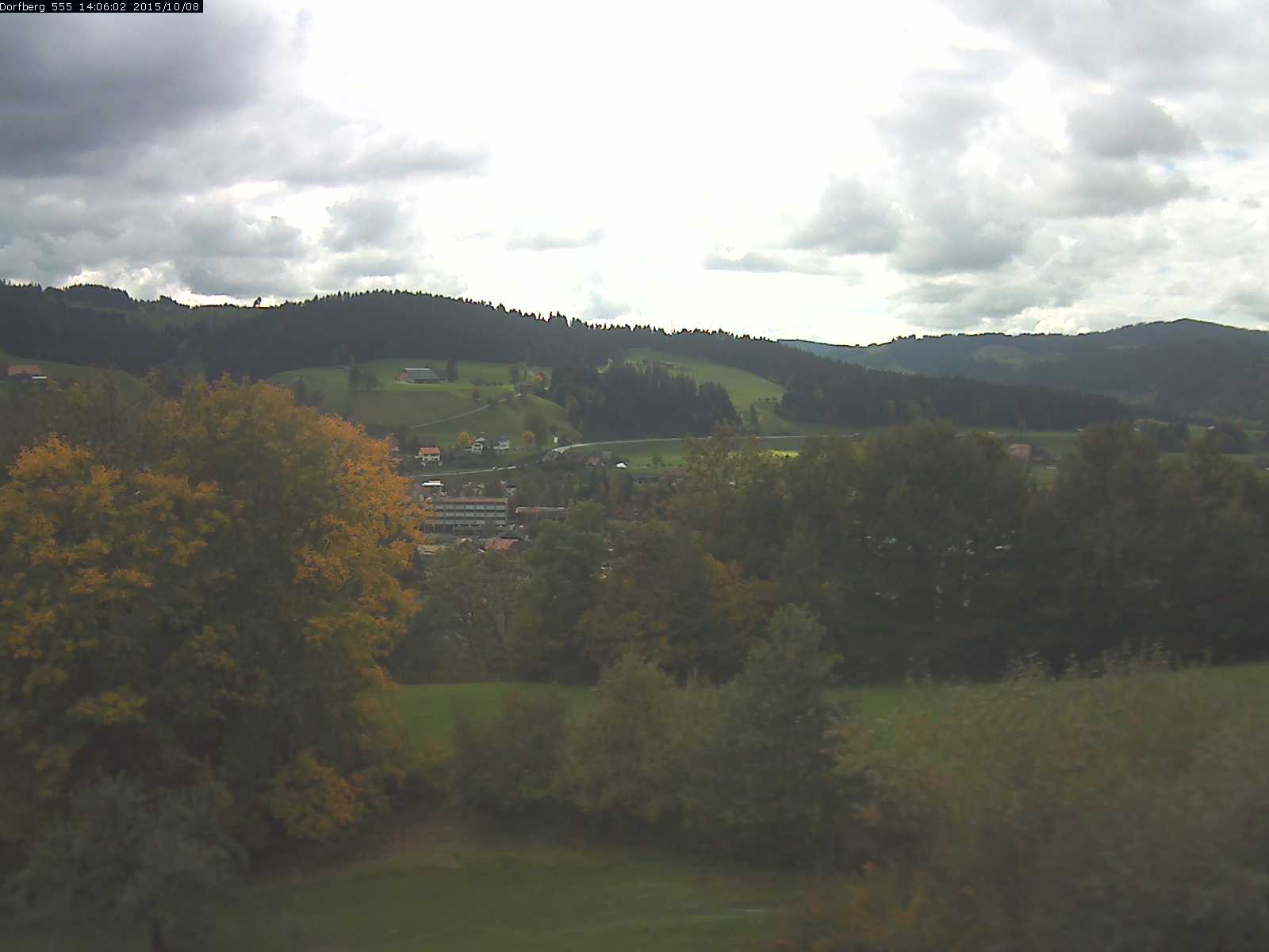 Webcam-Bild: Aussicht vom Dorfberg in Langnau 20151008-140601