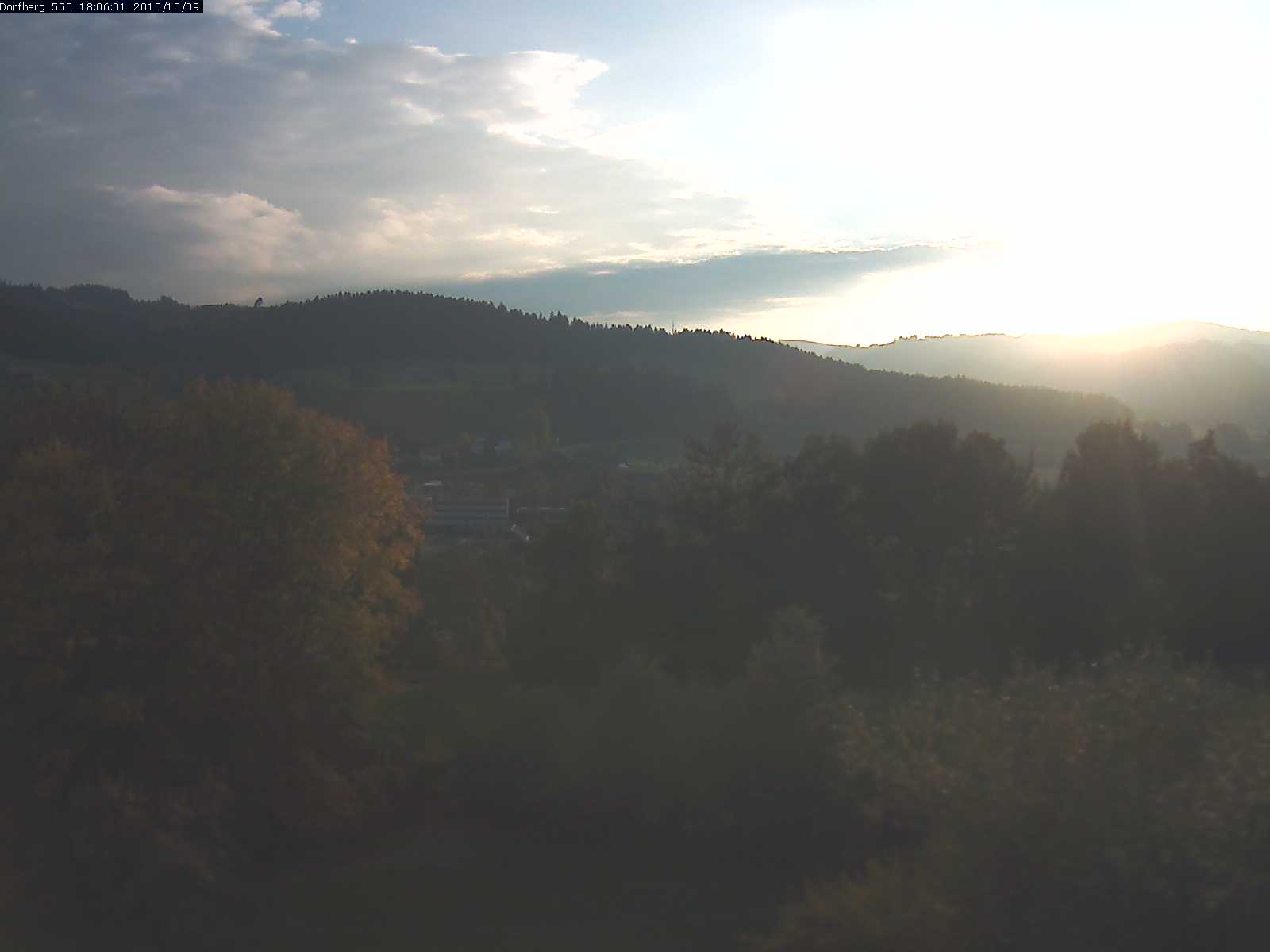 Webcam-Bild: Aussicht vom Dorfberg in Langnau 20151009-180601
