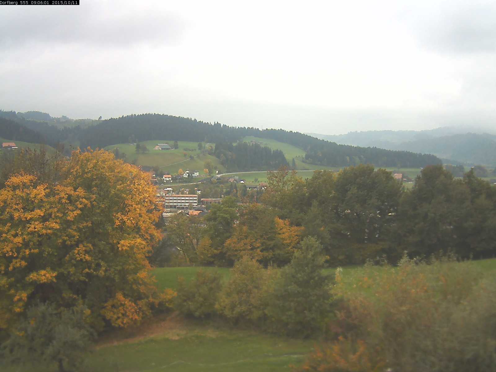 Webcam-Bild: Aussicht vom Dorfberg in Langnau 20151011-090601