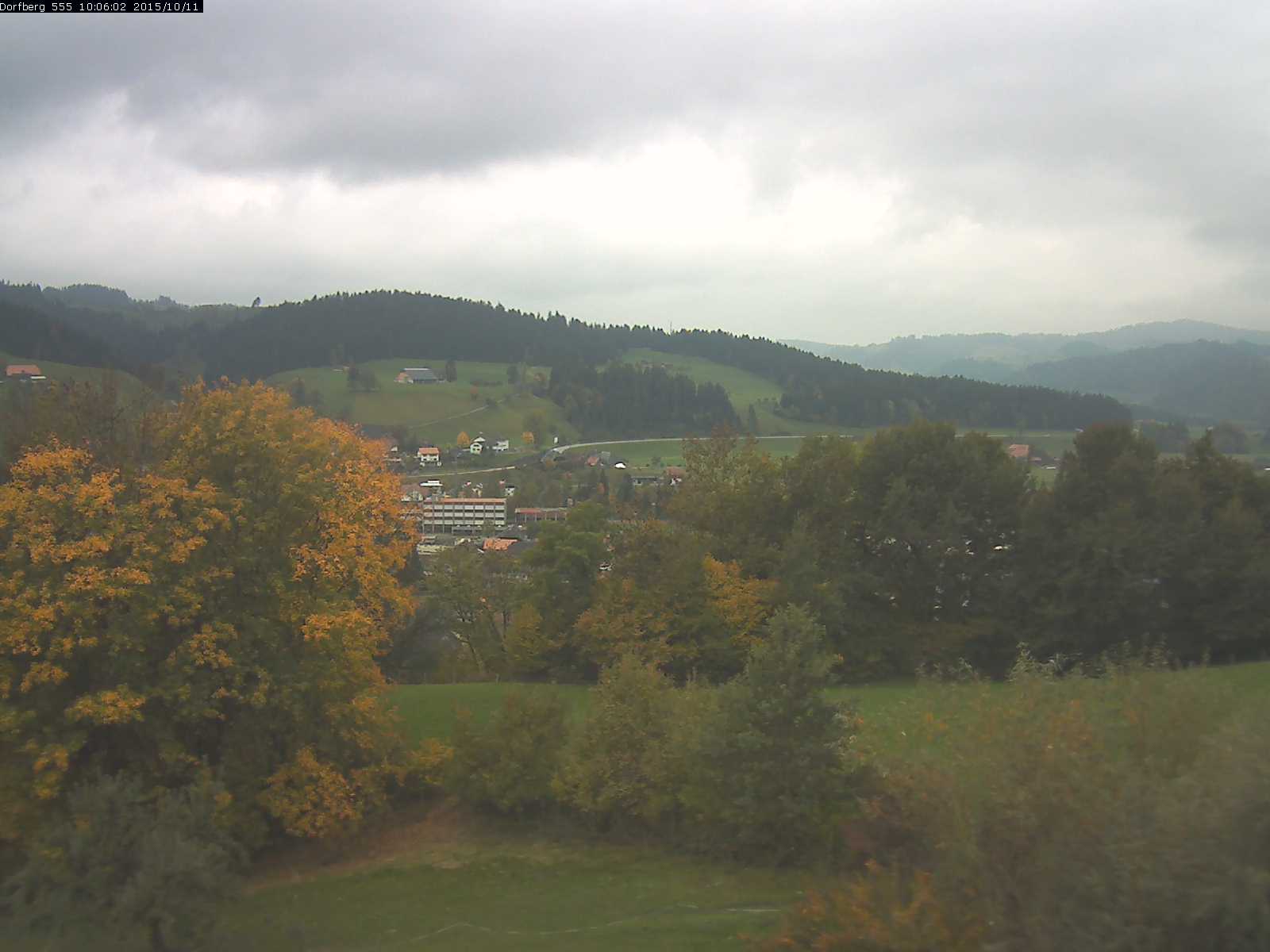 Webcam-Bild: Aussicht vom Dorfberg in Langnau 20151011-100601