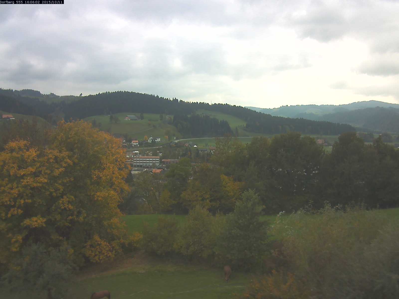 Webcam-Bild: Aussicht vom Dorfberg in Langnau 20151011-160601