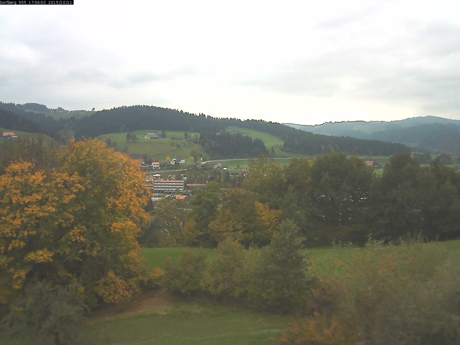 Webcam-Bild: Aussicht vom Dorfberg in Langnau 20151011-170602