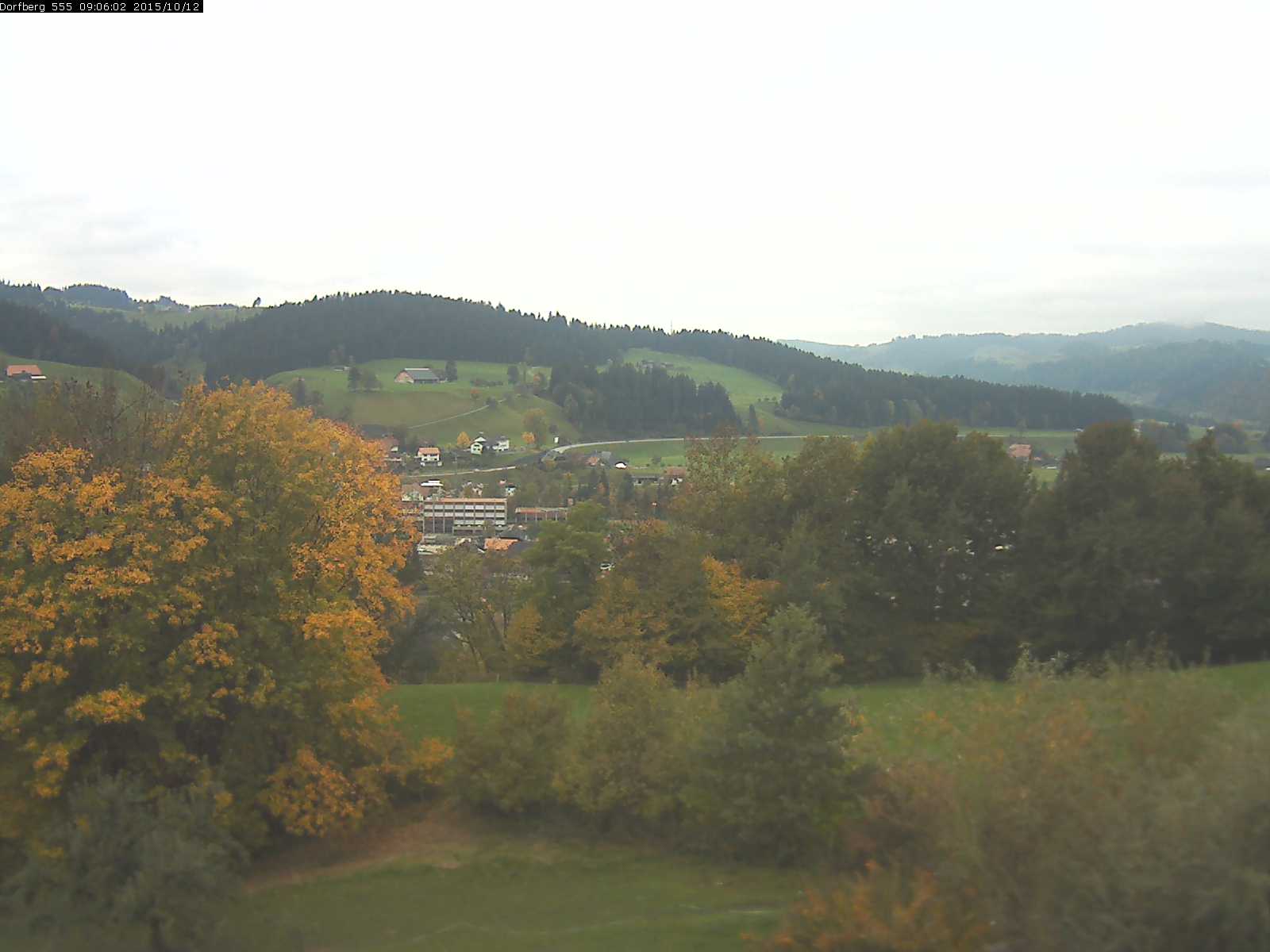Webcam-Bild: Aussicht vom Dorfberg in Langnau 20151012-090601