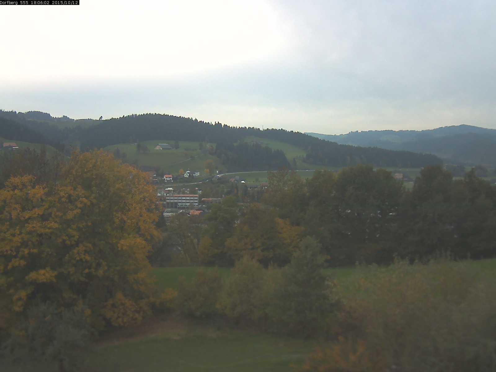 Webcam-Bild: Aussicht vom Dorfberg in Langnau 20151012-180601