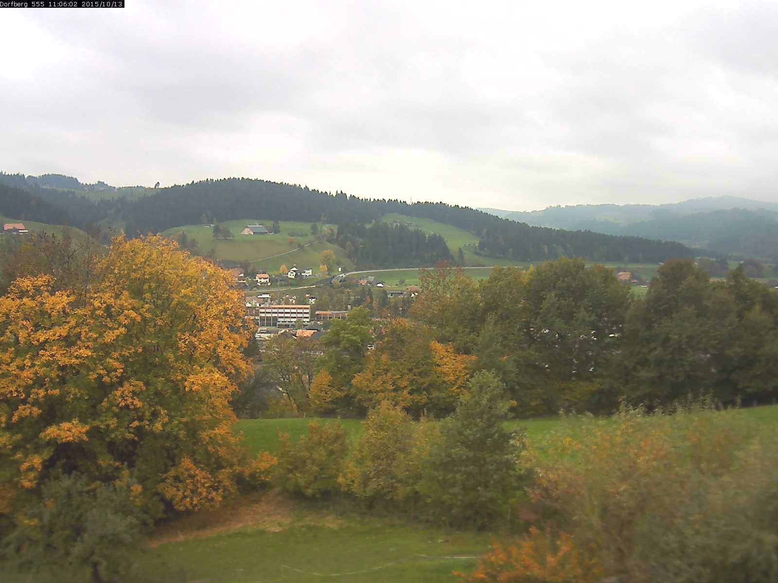 Webcam-Bild: Aussicht vom Dorfberg in Langnau 20151013-110601