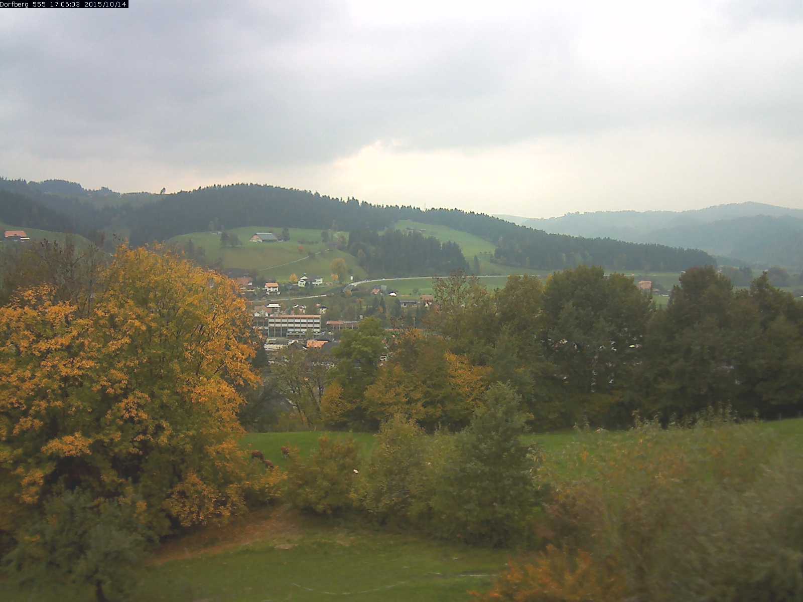 Webcam-Bild: Aussicht vom Dorfberg in Langnau 20151014-170601