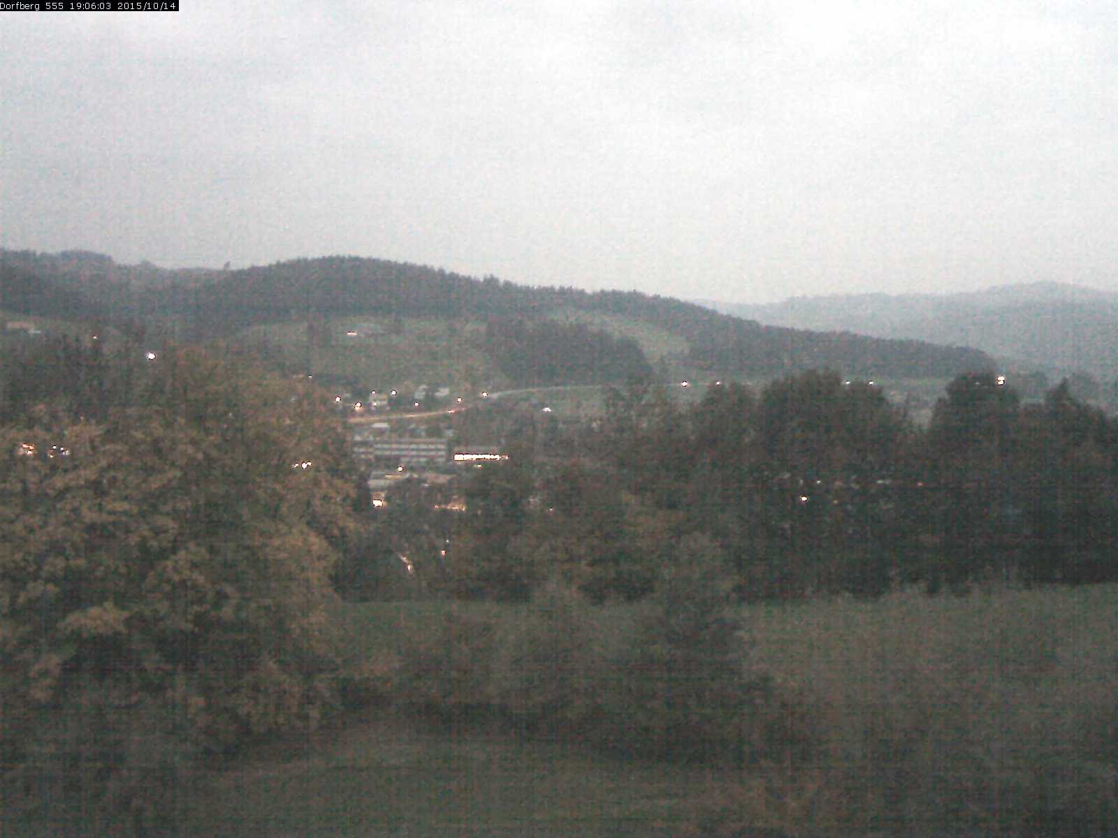 Webcam-Bild: Aussicht vom Dorfberg in Langnau 20151014-190601