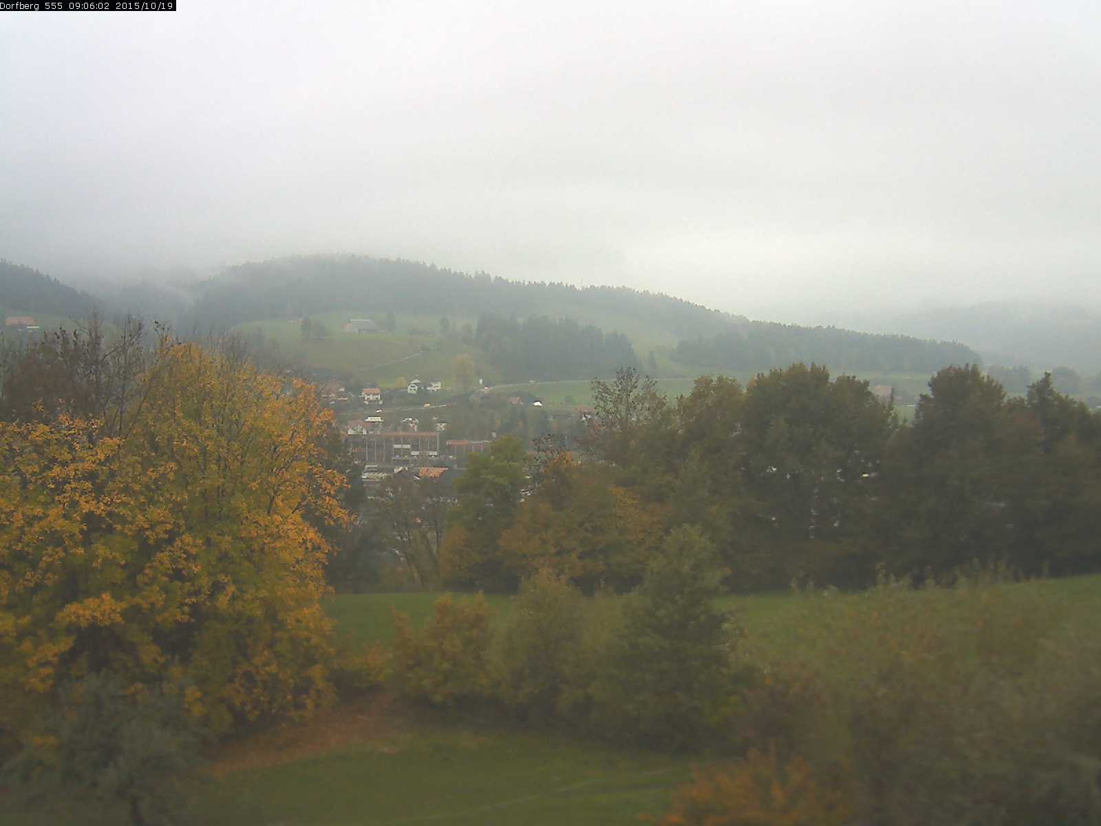 Webcam-Bild: Aussicht vom Dorfberg in Langnau 20151019-090601