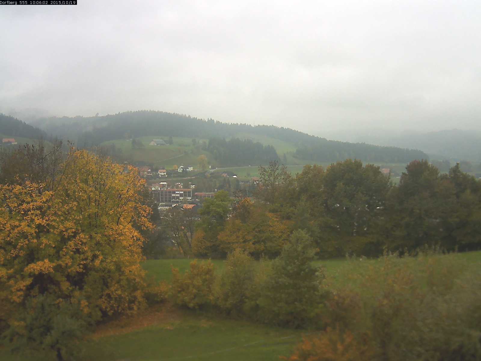 Webcam-Bild: Aussicht vom Dorfberg in Langnau 20151019-100601