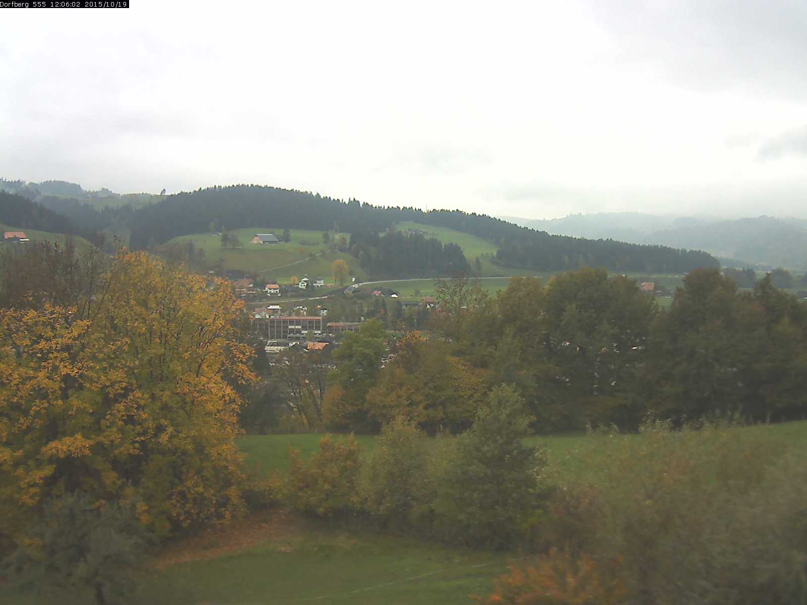 Webcam-Bild: Aussicht vom Dorfberg in Langnau 20151019-120601