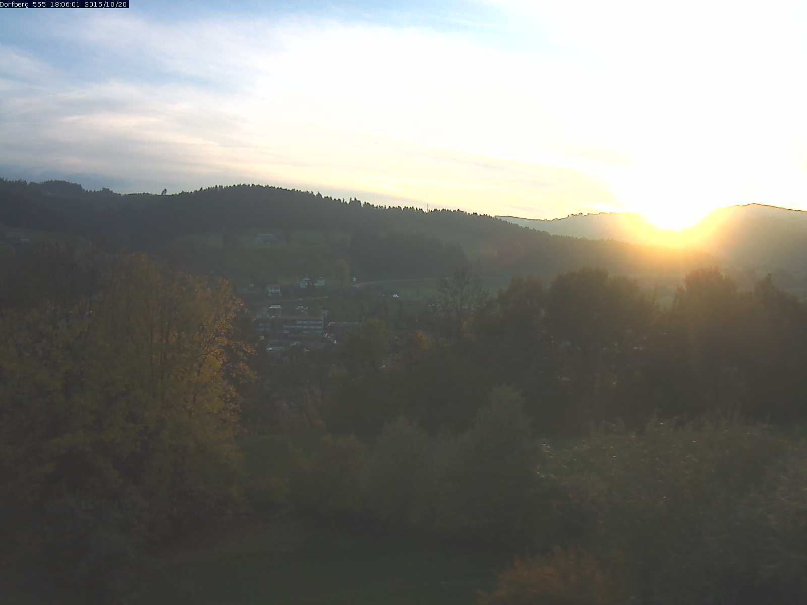 Webcam-Bild: Aussicht vom Dorfberg in Langnau 20151020-180601