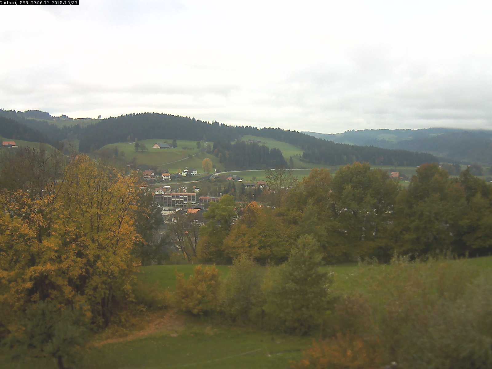 Webcam-Bild: Aussicht vom Dorfberg in Langnau 20151023-090601