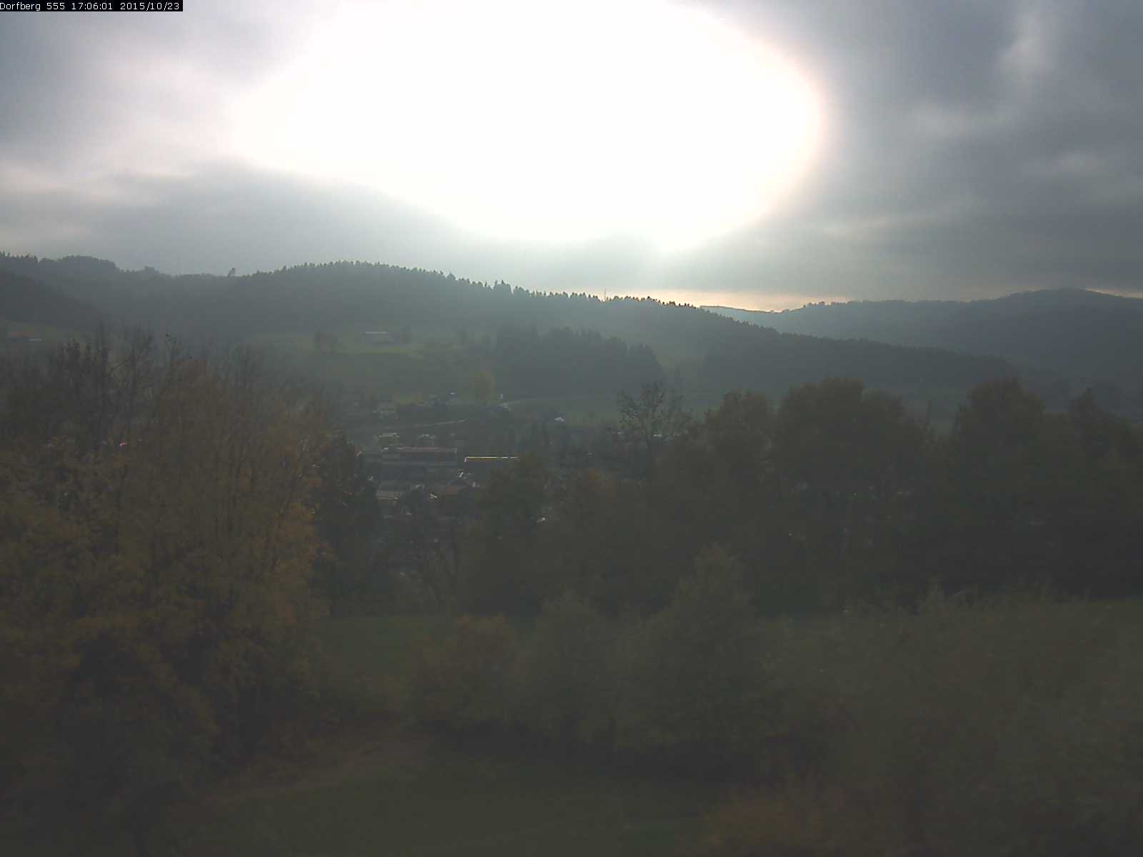 Webcam-Bild: Aussicht vom Dorfberg in Langnau 20151023-170601
