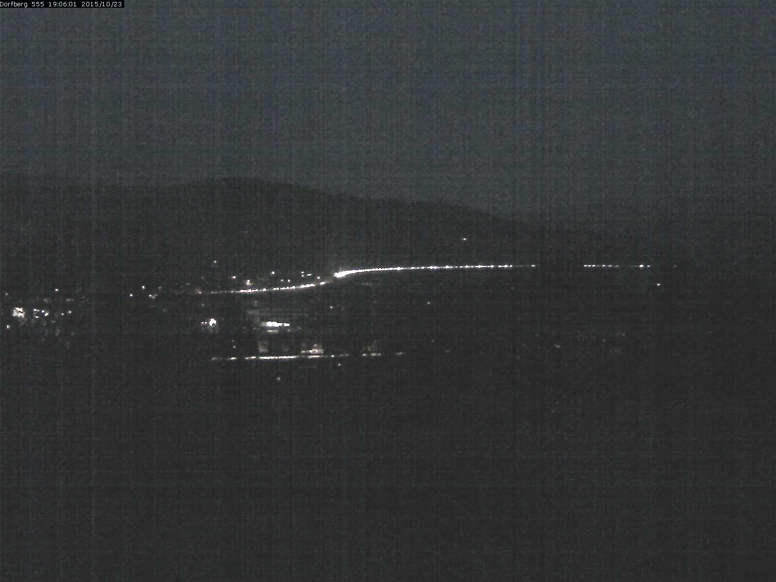 Webcam-Bild: Aussicht vom Dorfberg in Langnau 20151023-190601
