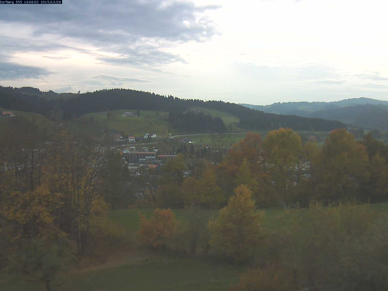 Webcam-Bild: Aussicht vom Dorfberg in Langnau 20151028-160601