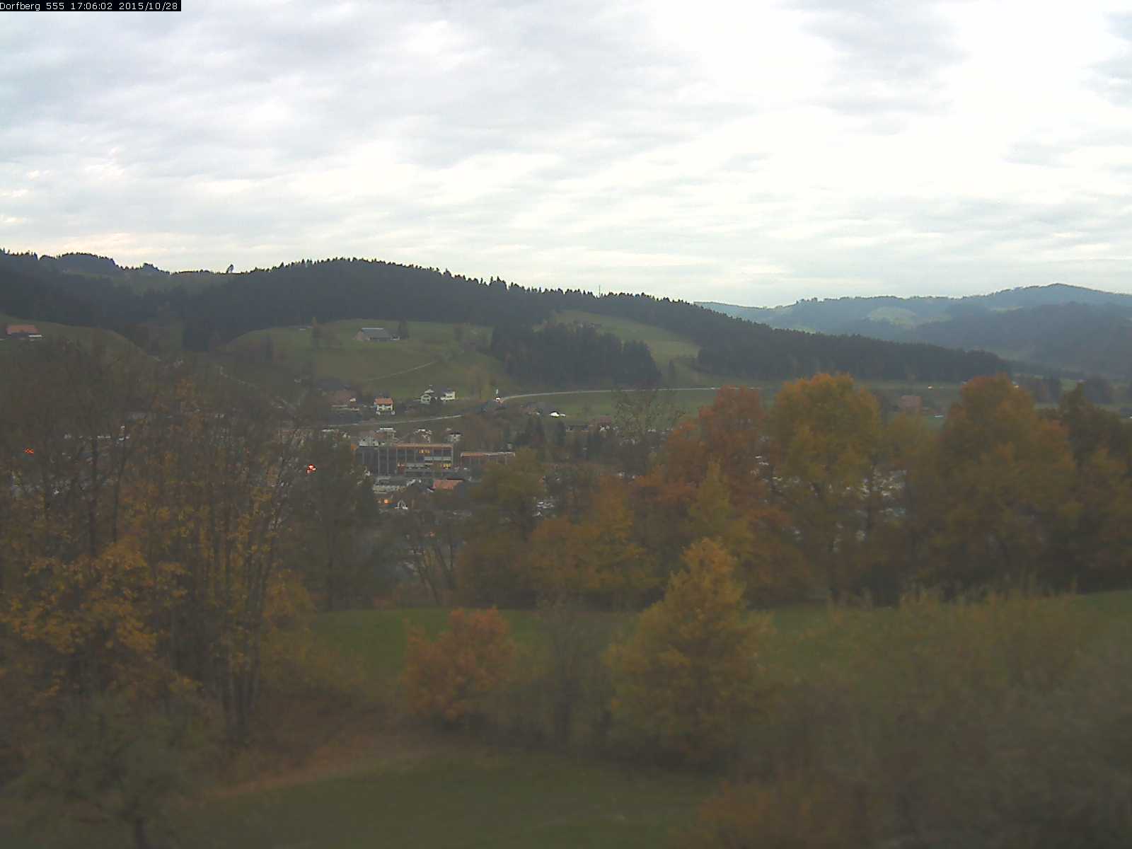 Webcam-Bild: Aussicht vom Dorfberg in Langnau 20151028-170602