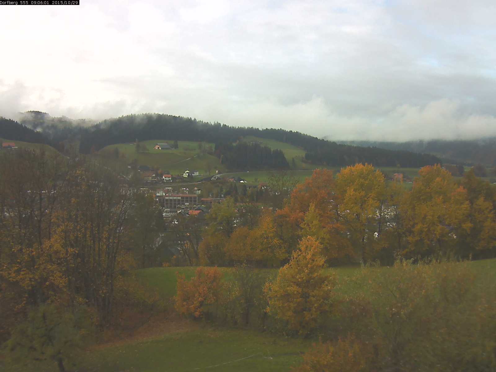 Webcam-Bild: Aussicht vom Dorfberg in Langnau 20151029-090601