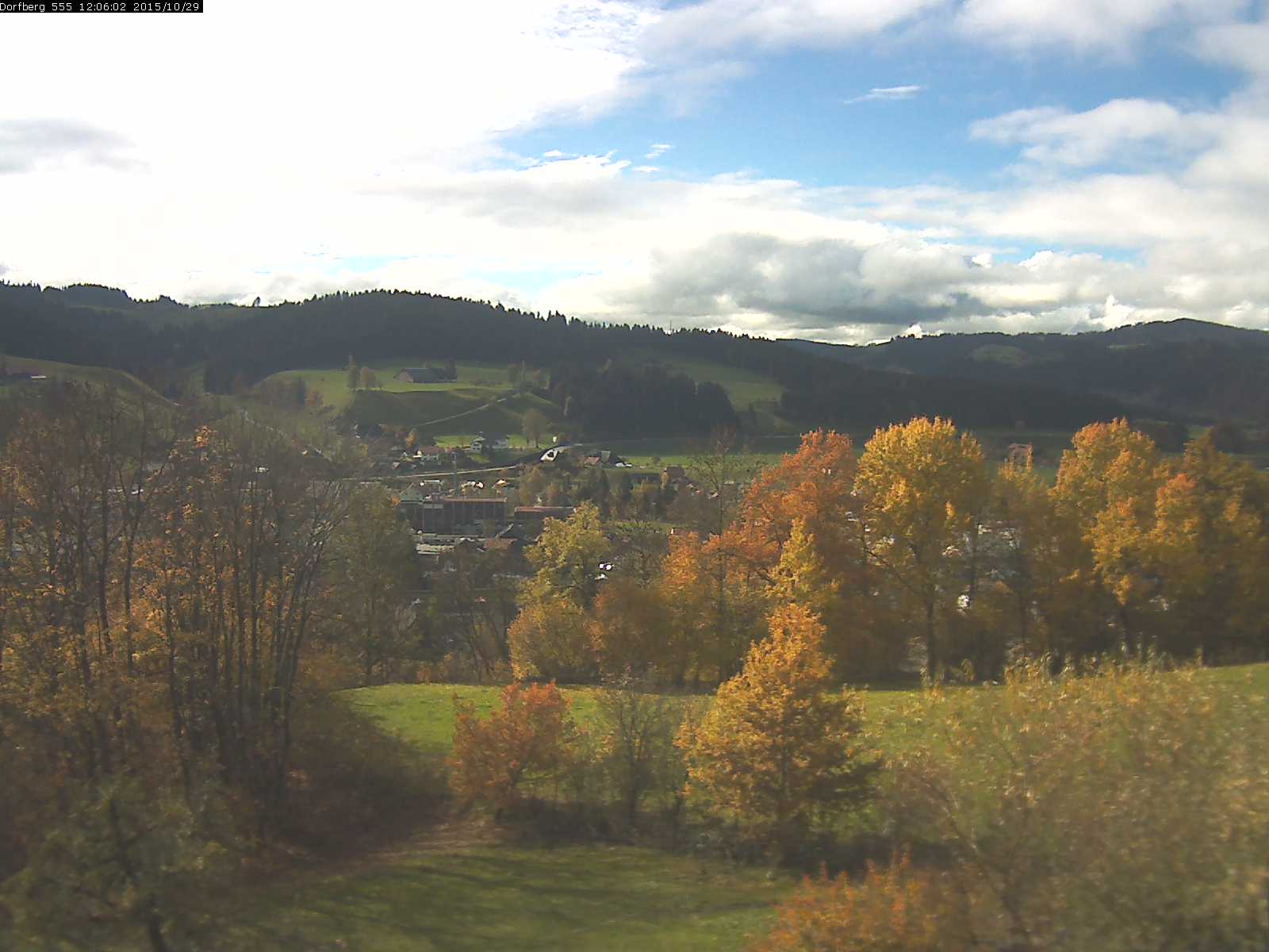 Webcam-Bild: Aussicht vom Dorfberg in Langnau 20151029-120601