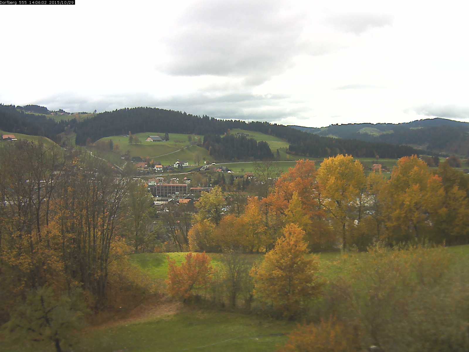 Webcam-Bild: Aussicht vom Dorfberg in Langnau 20151029-140601