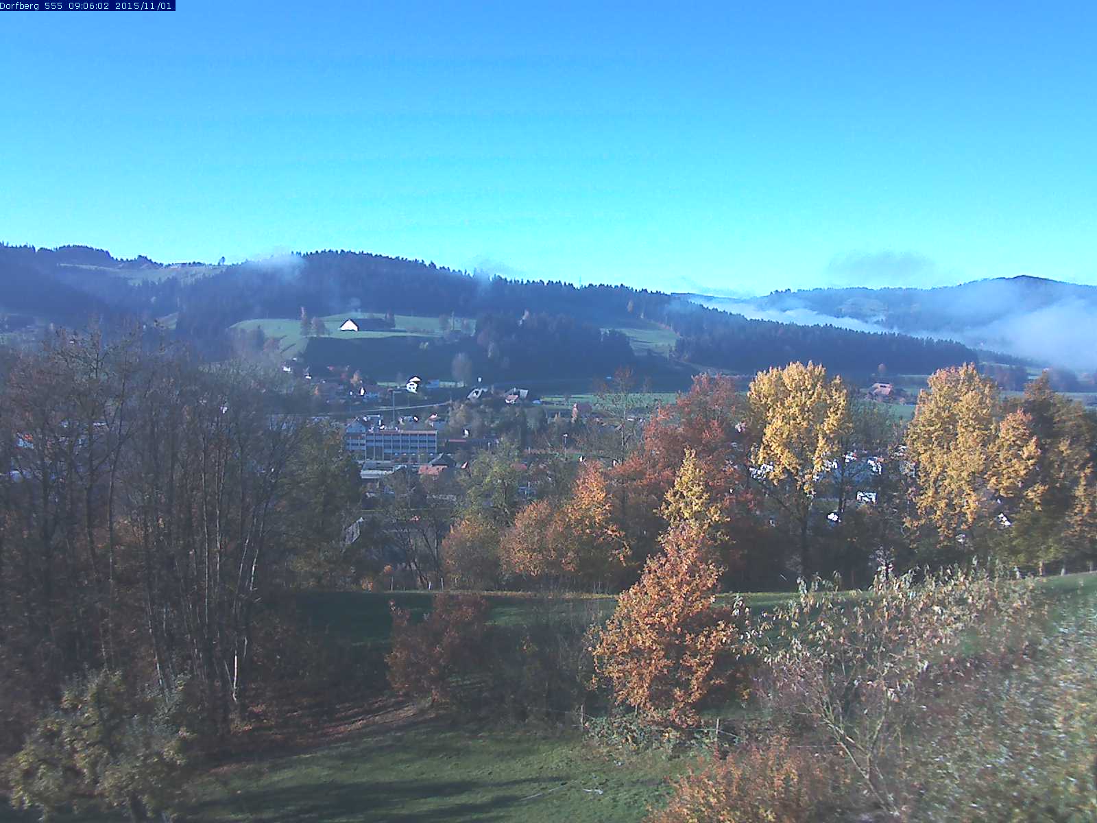 Webcam-Bild: Aussicht vom Dorfberg in Langnau 20151101-090601