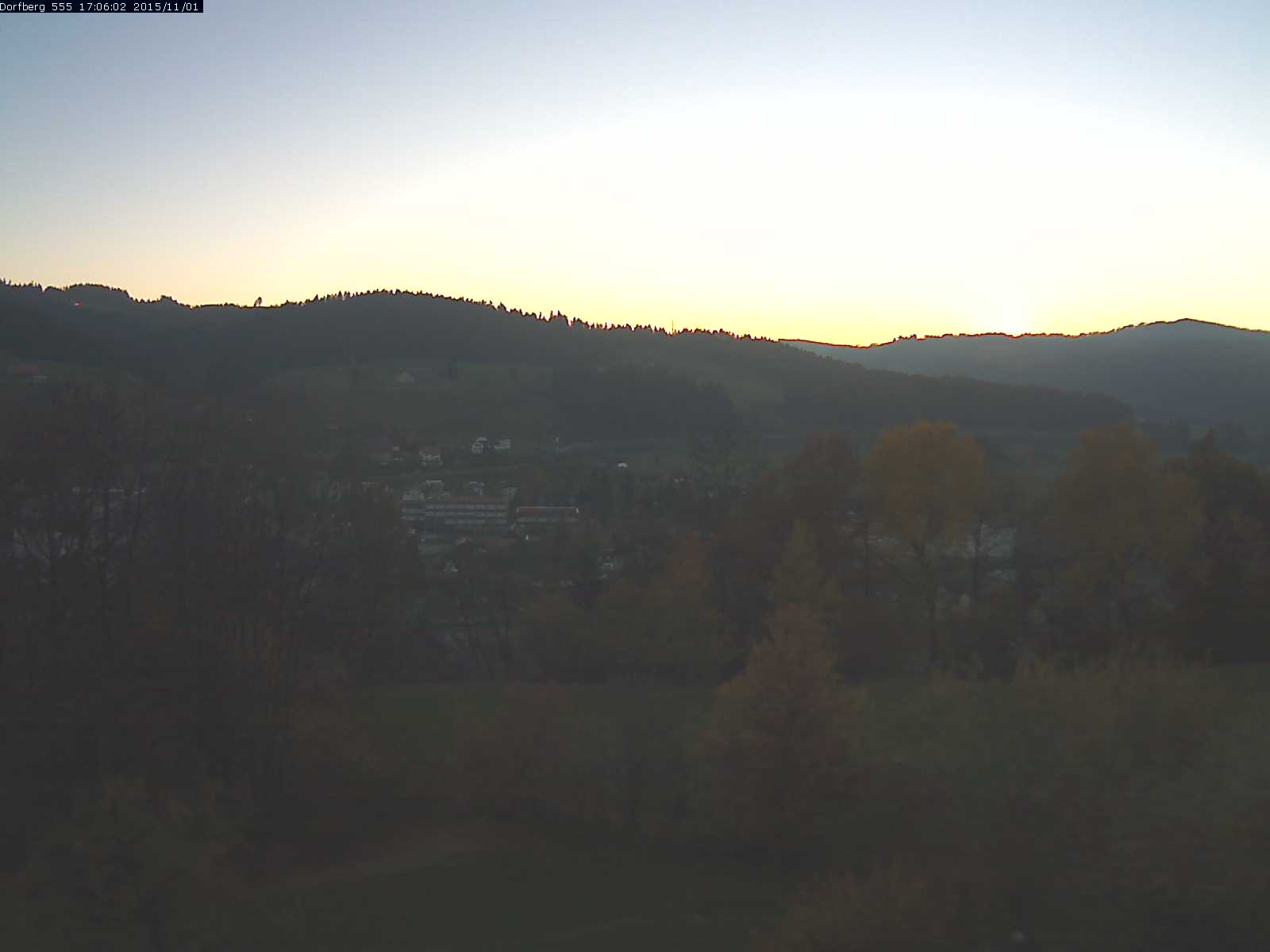 Webcam-Bild: Aussicht vom Dorfberg in Langnau 20151101-170601