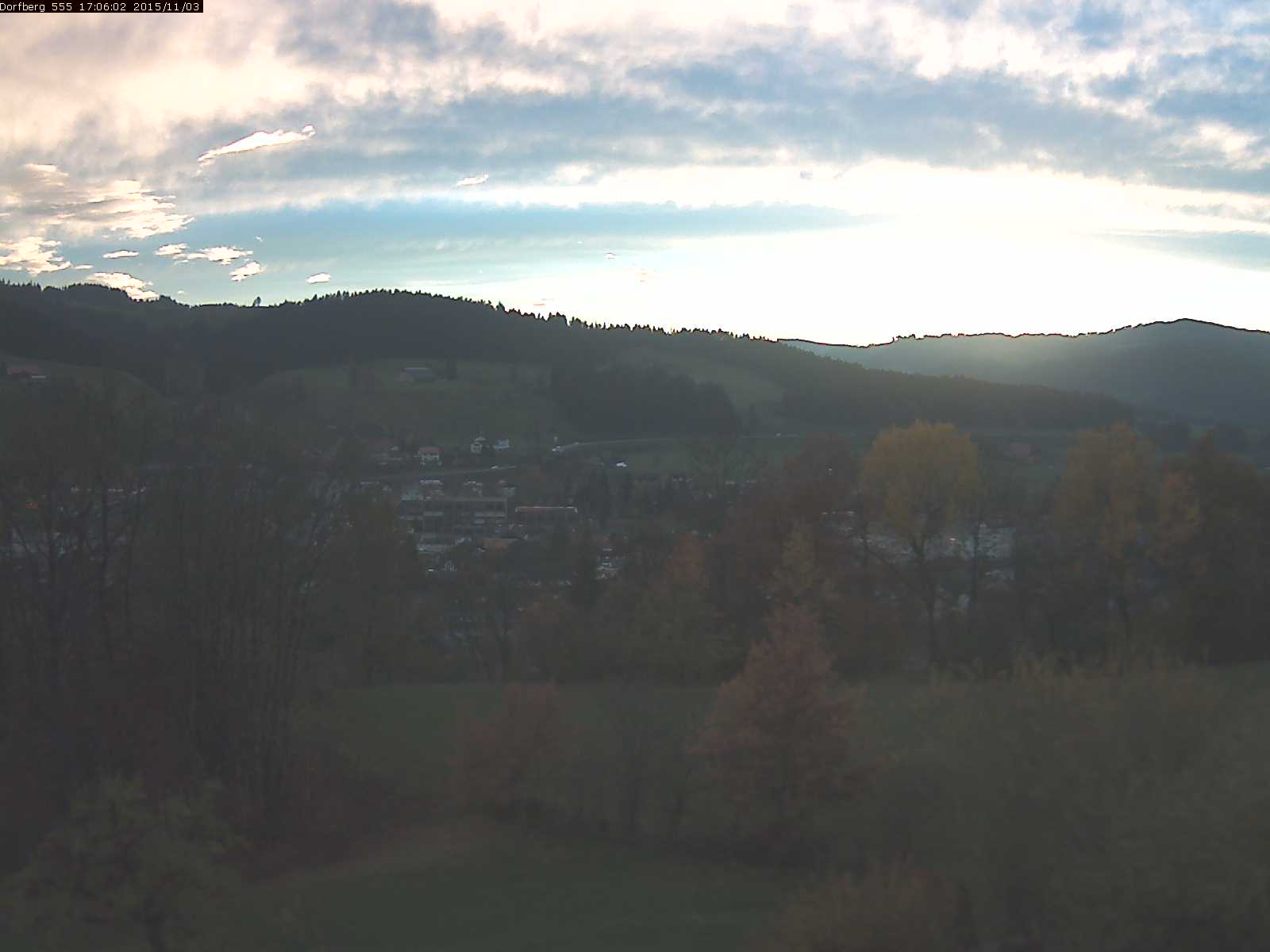 Webcam-Bild: Aussicht vom Dorfberg in Langnau 20151103-170601