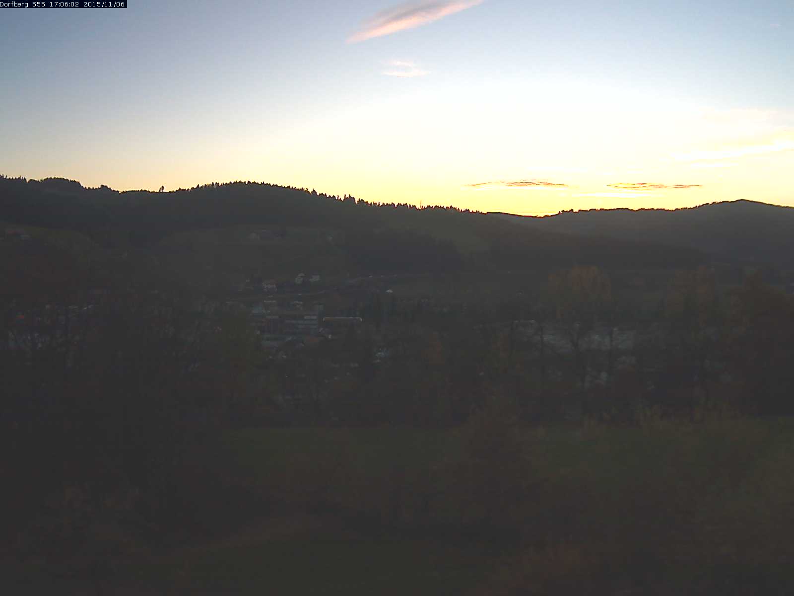 Webcam-Bild: Aussicht vom Dorfberg in Langnau 20151106-170601