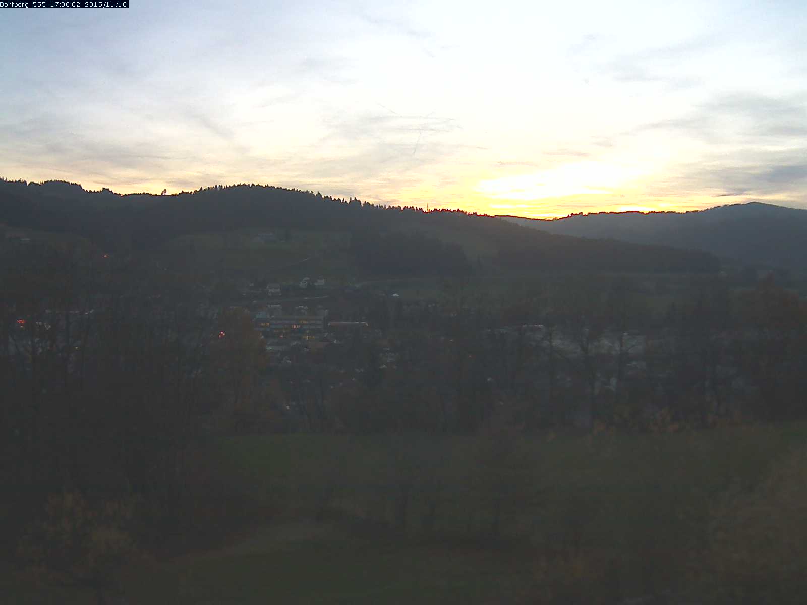 Webcam-Bild: Aussicht vom Dorfberg in Langnau 20151110-170601