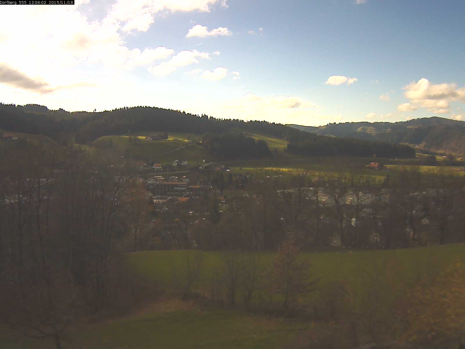 Webcam-Bild: Aussicht vom Dorfberg in Langnau 20151118-120601