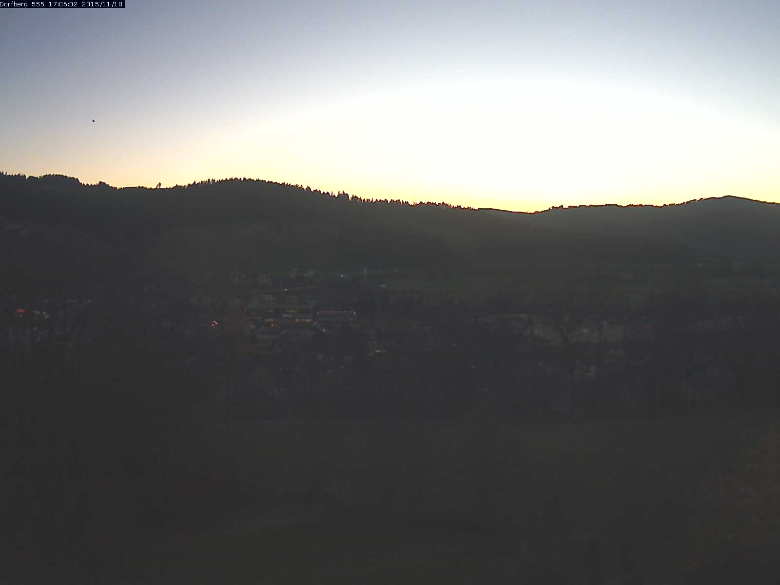Webcam-Bild: Aussicht vom Dorfberg in Langnau 20151118-170601