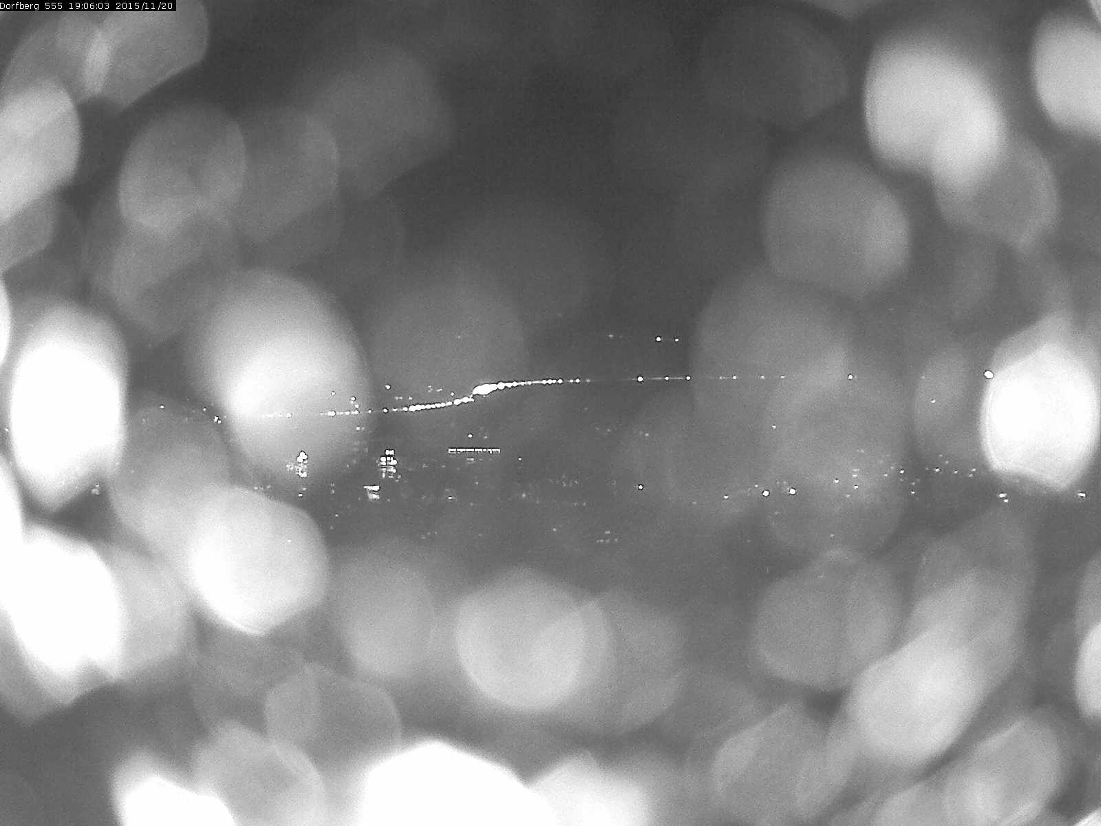 Webcam-Bild: Aussicht vom Dorfberg in Langnau 20151120-190601