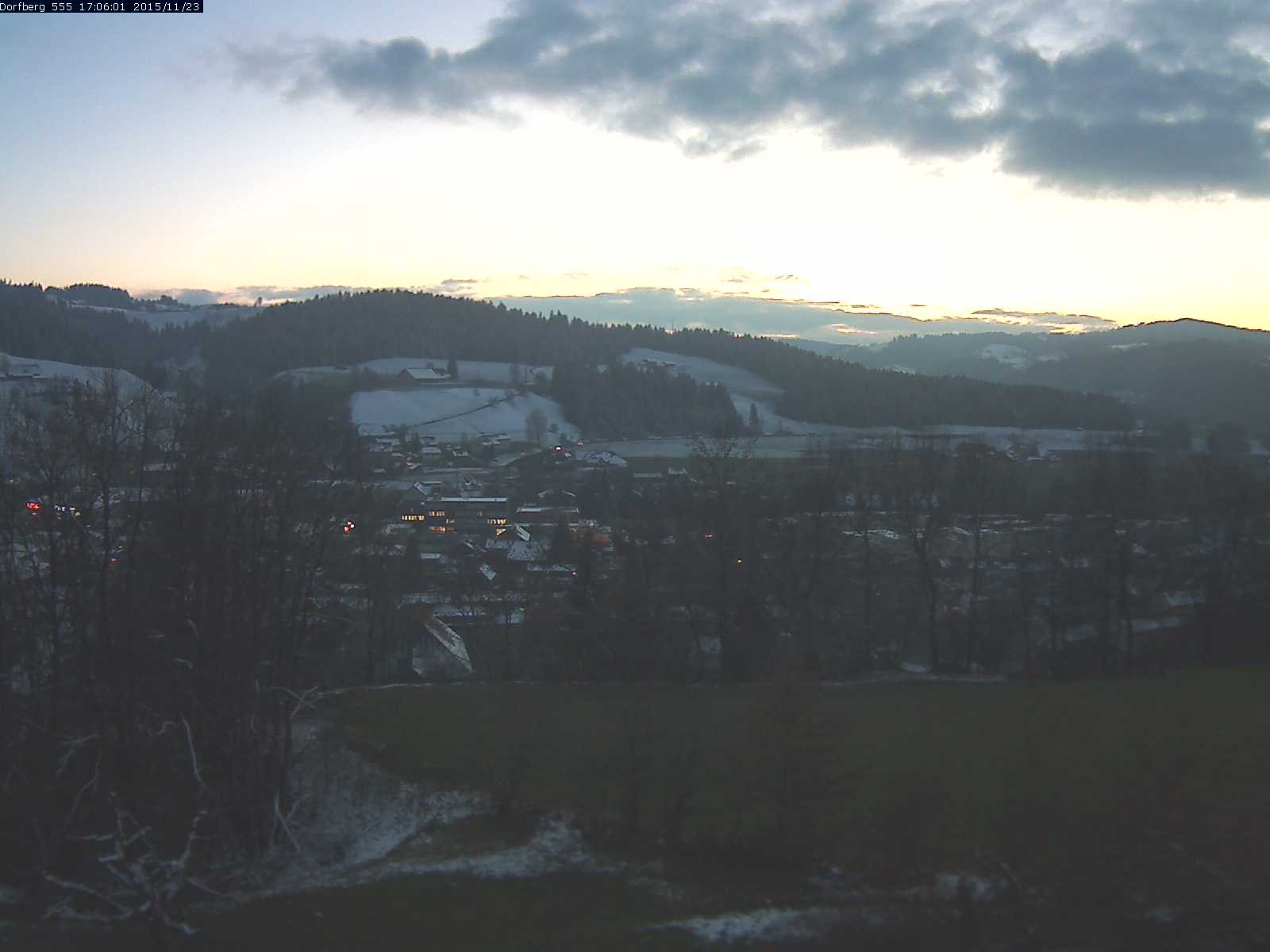 Webcam-Bild: Aussicht vom Dorfberg in Langnau 20151123-170601