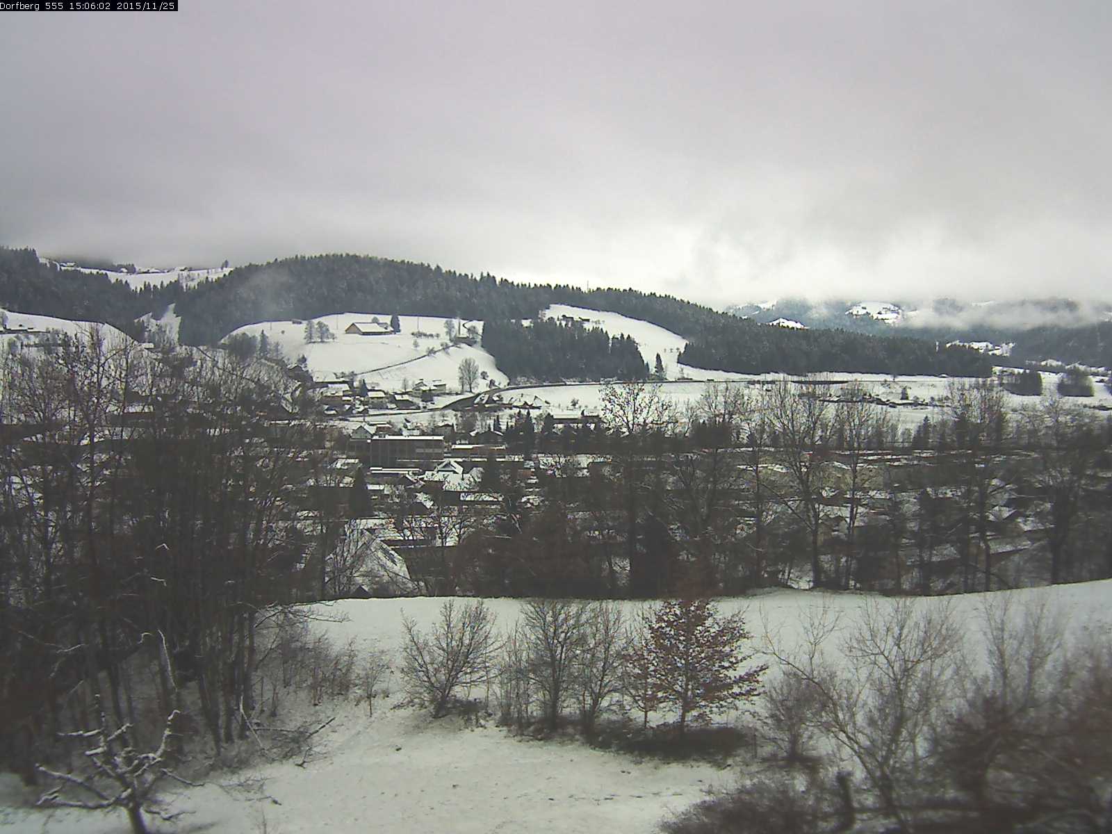 Webcam-Bild: Aussicht vom Dorfberg in Langnau 20151125-150601