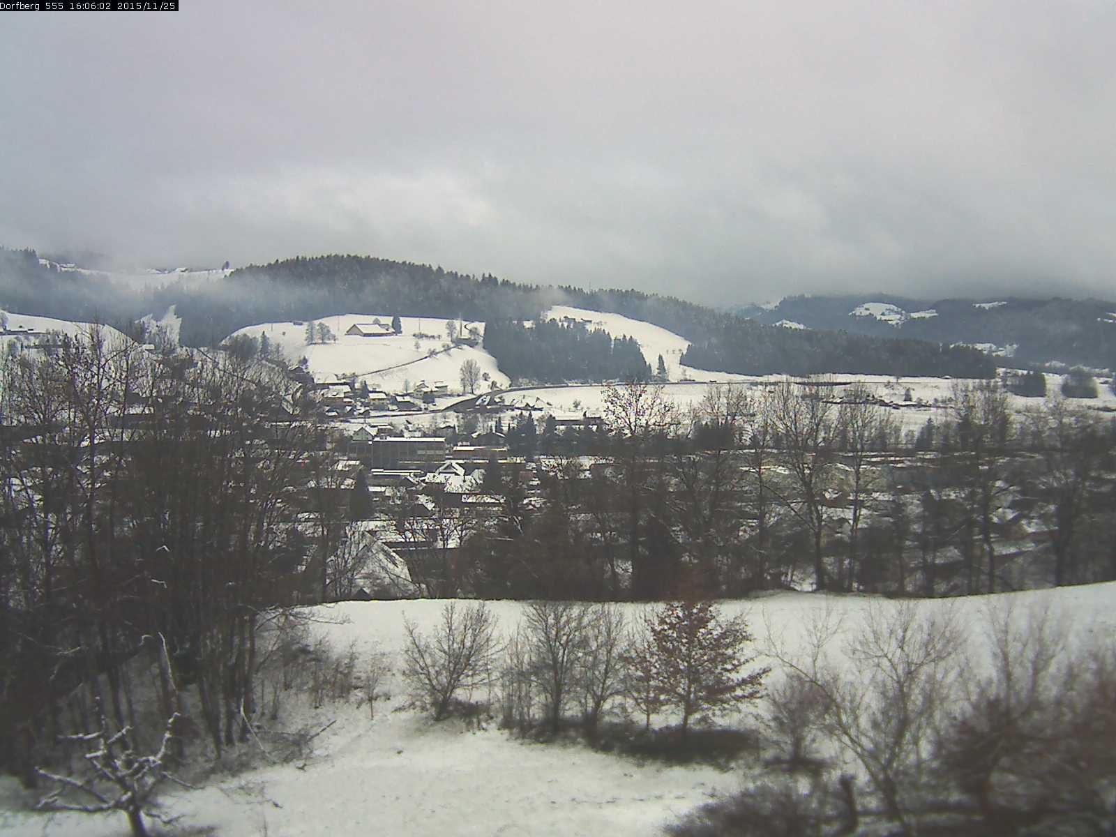 Webcam-Bild: Aussicht vom Dorfberg in Langnau 20151125-160601