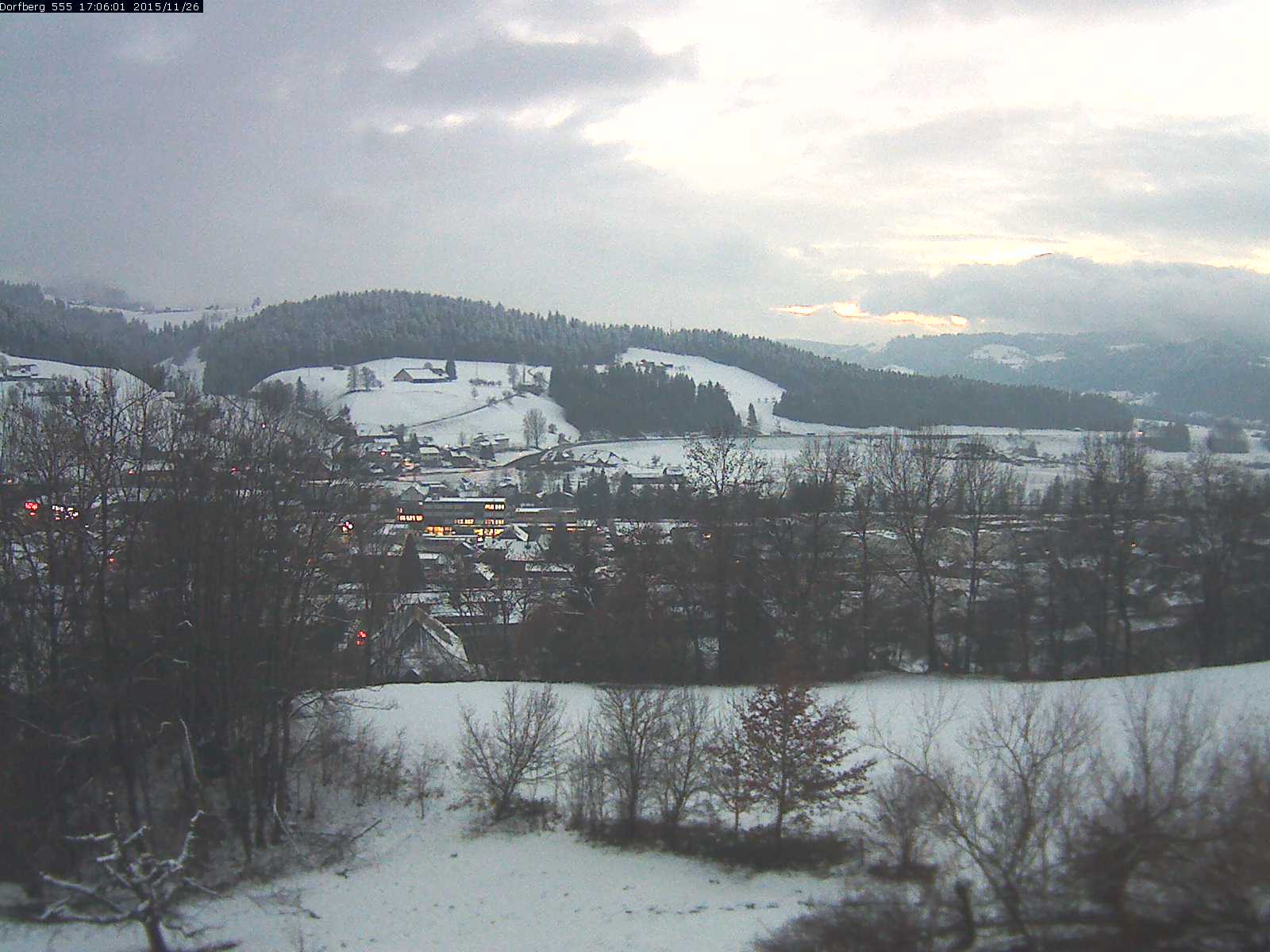 Webcam-Bild: Aussicht vom Dorfberg in Langnau 20151126-170601
