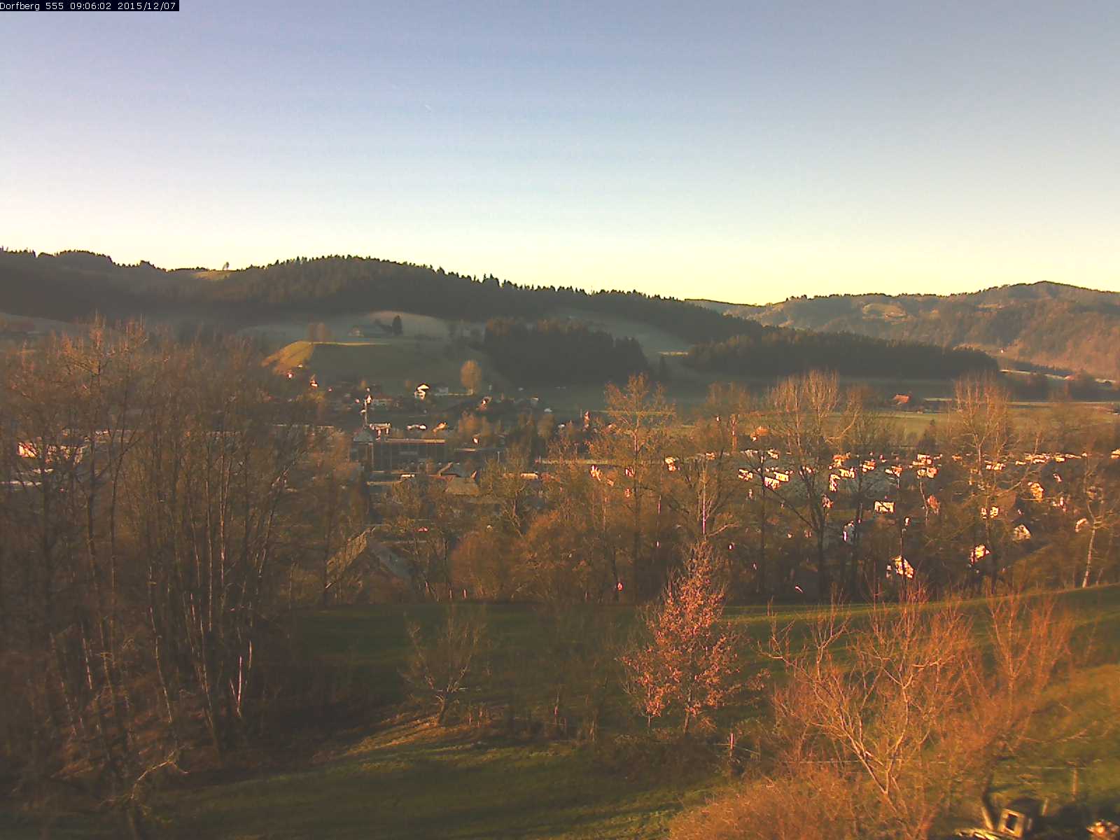 Webcam-Bild: Aussicht vom Dorfberg in Langnau 20151207-090601