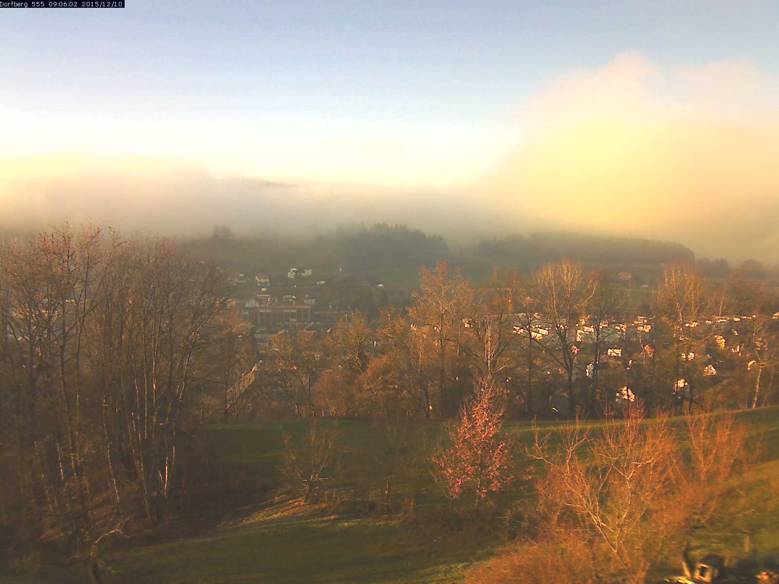 Webcam-Bild: Aussicht vom Dorfberg in Langnau 20151210-090601