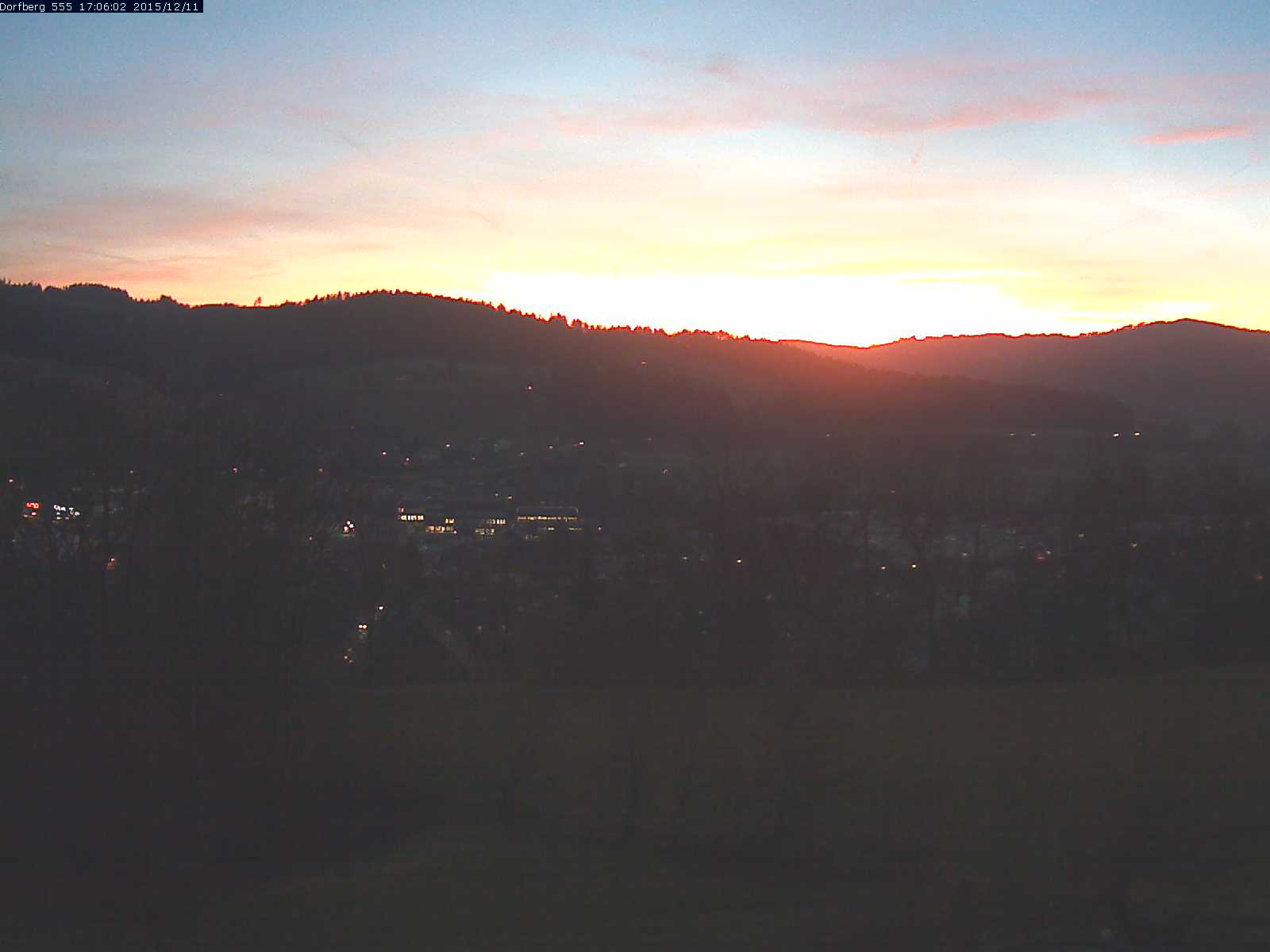 Webcam-Bild: Aussicht vom Dorfberg in Langnau 20151211-170601