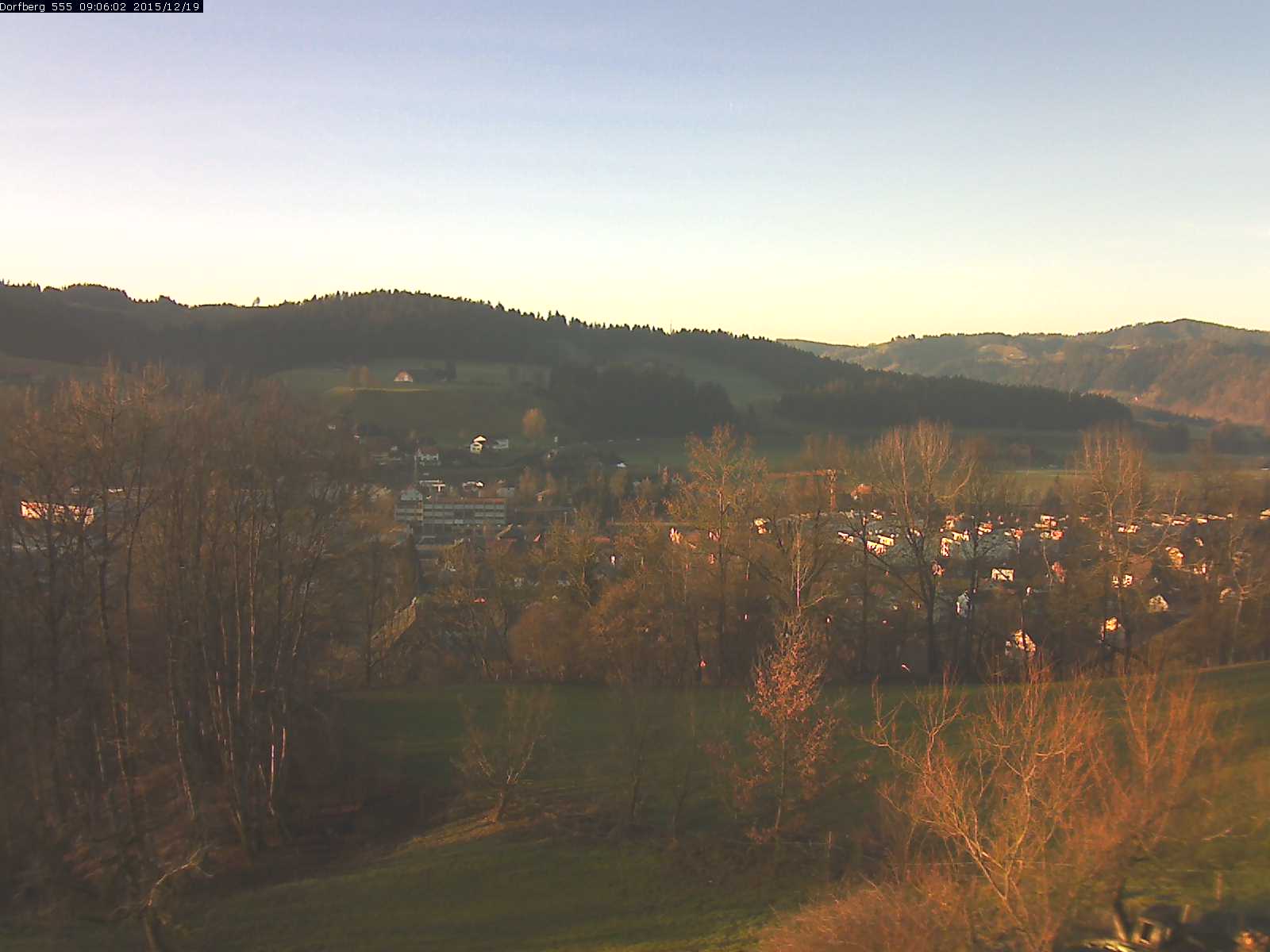 Webcam-Bild: Aussicht vom Dorfberg in Langnau 20151219-090601