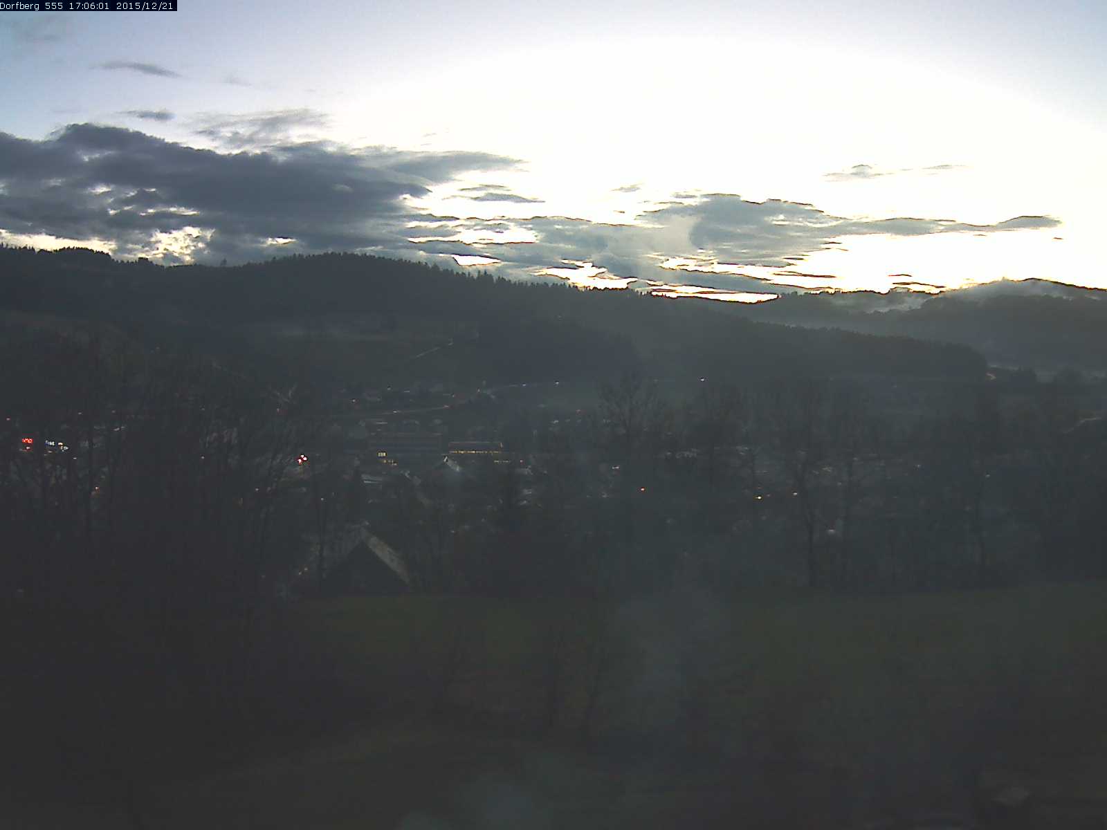 Webcam-Bild: Aussicht vom Dorfberg in Langnau 20151221-170601