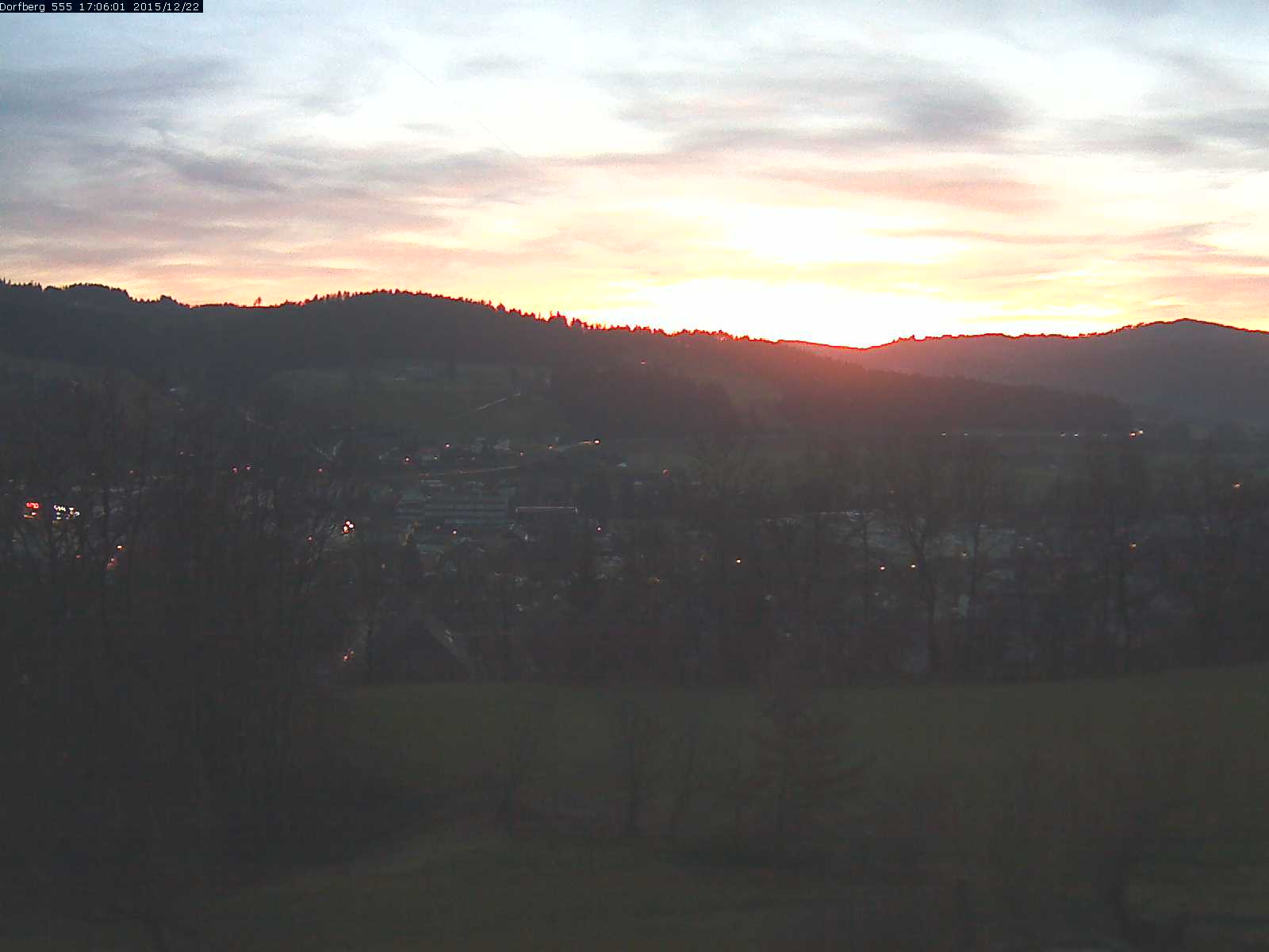 Webcam-Bild: Aussicht vom Dorfberg in Langnau 20151222-170601