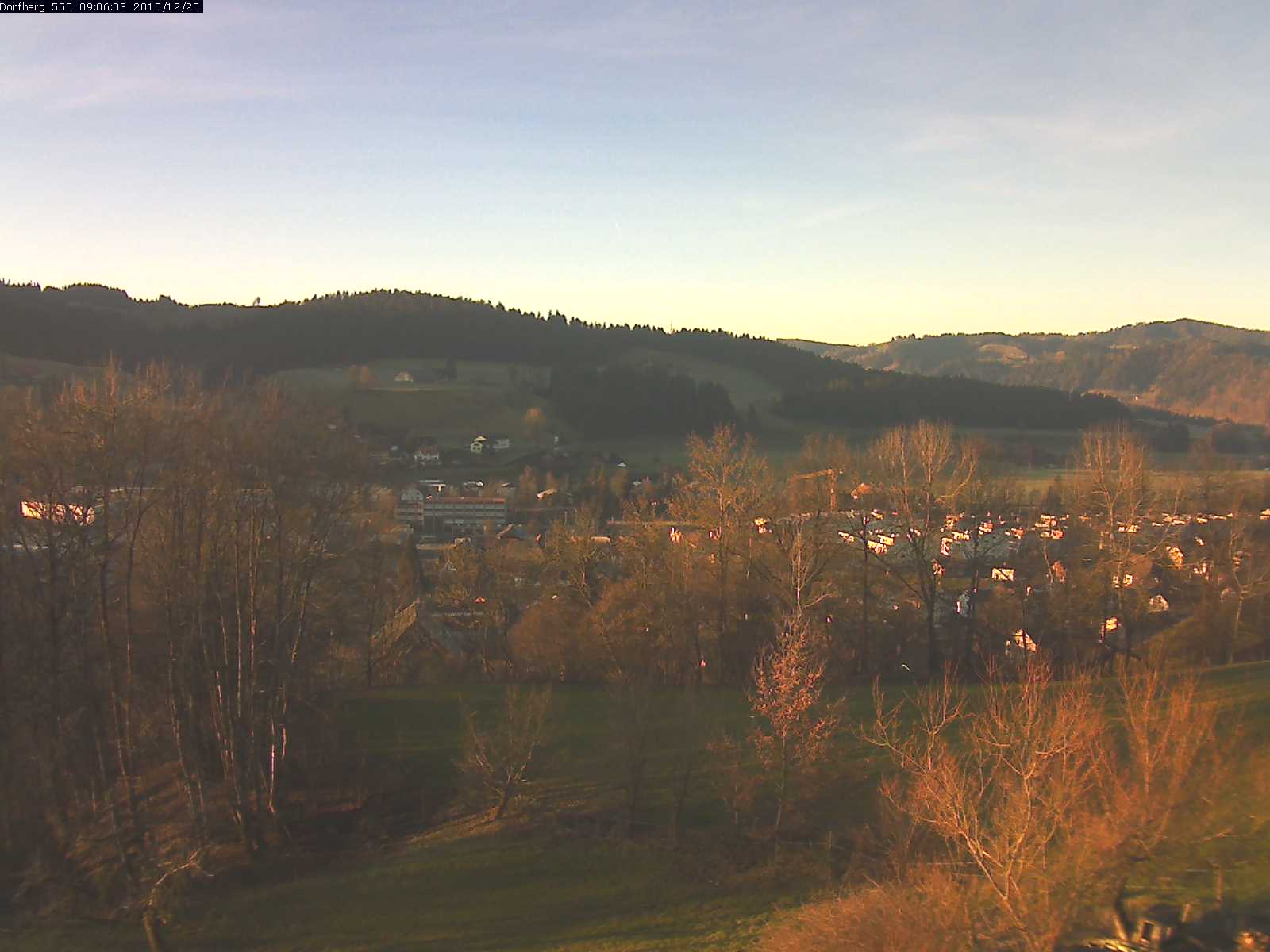Webcam-Bild: Aussicht vom Dorfberg in Langnau 20151225-090601