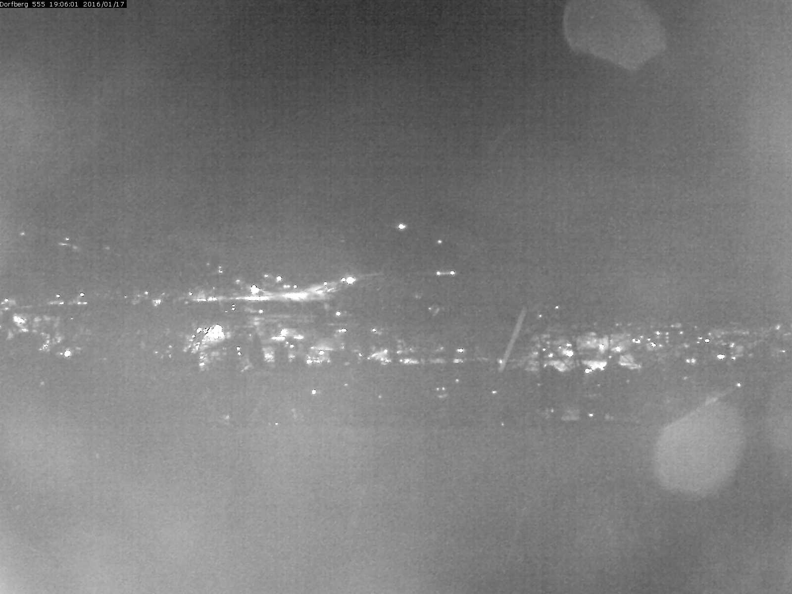 Webcam-Bild: Aussicht vom Dorfberg in Langnau 20160117-190601