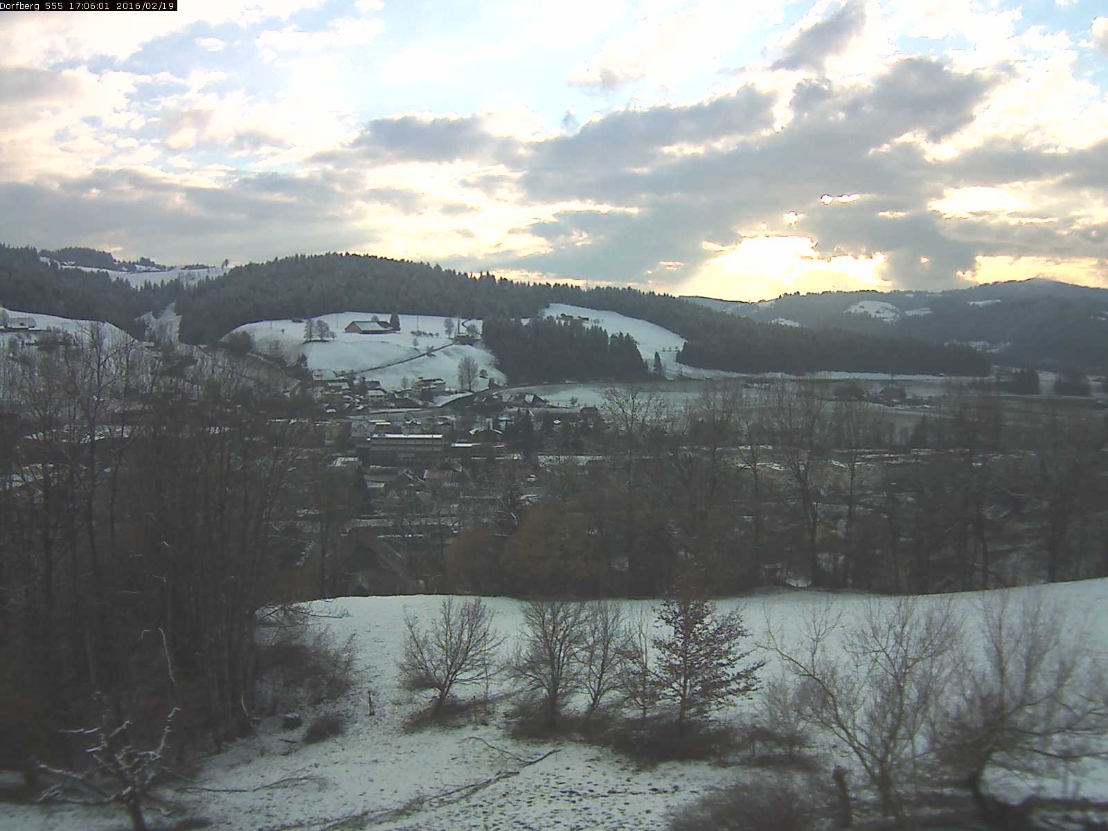 Webcam-Bild: Aussicht vom Dorfberg in Langnau 20160219-170601