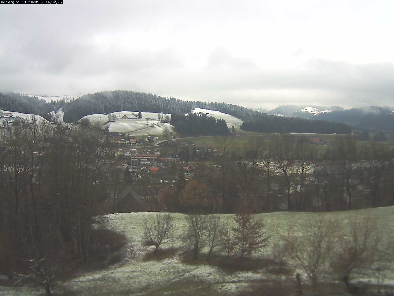 Webcam-Bild: Aussicht vom Dorfberg in Langnau 20160225-170601