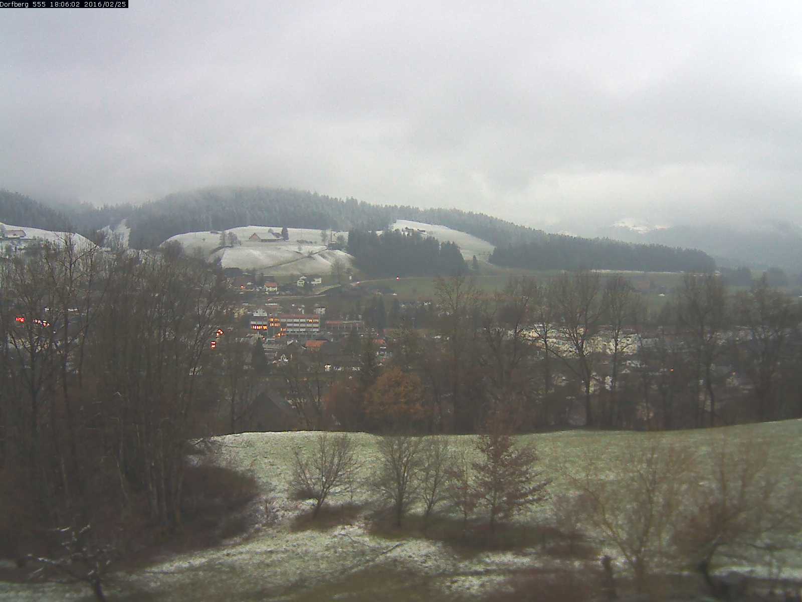 Webcam-Bild: Aussicht vom Dorfberg in Langnau 20160225-180601