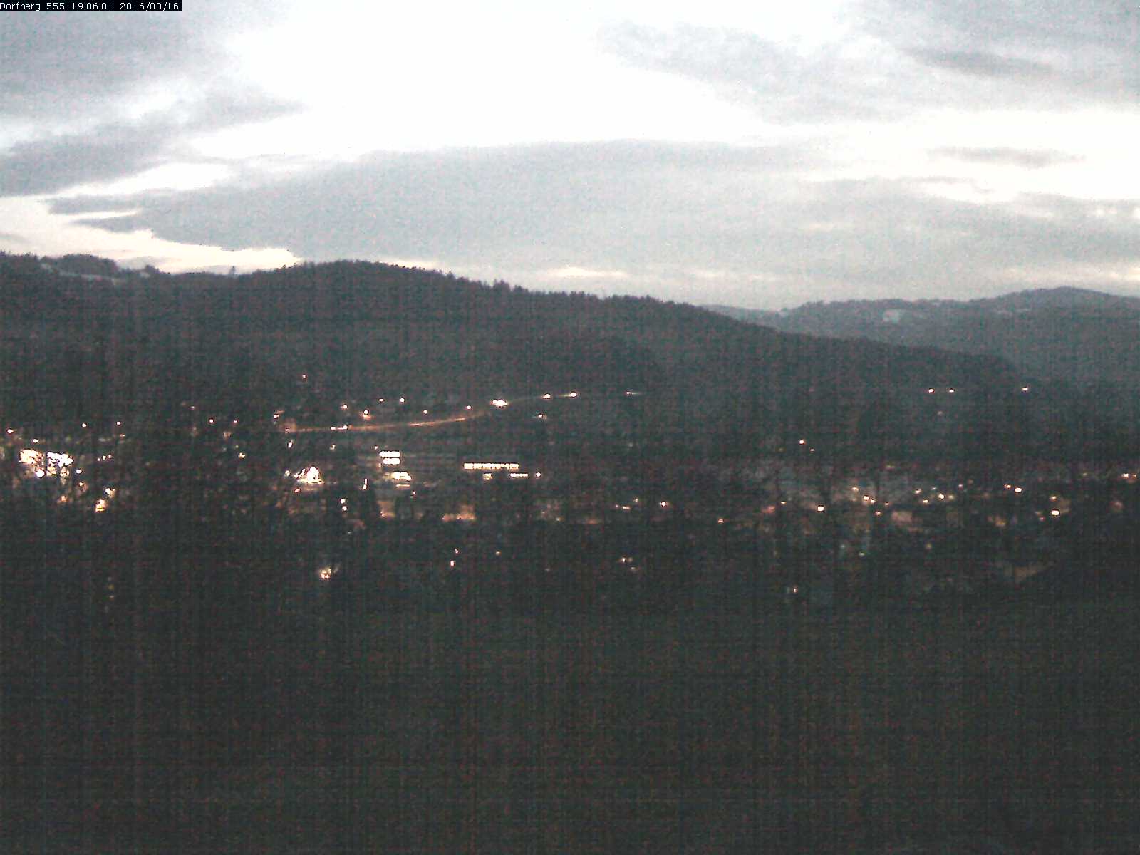 Webcam-Bild: Aussicht vom Dorfberg in Langnau 20160316-190601