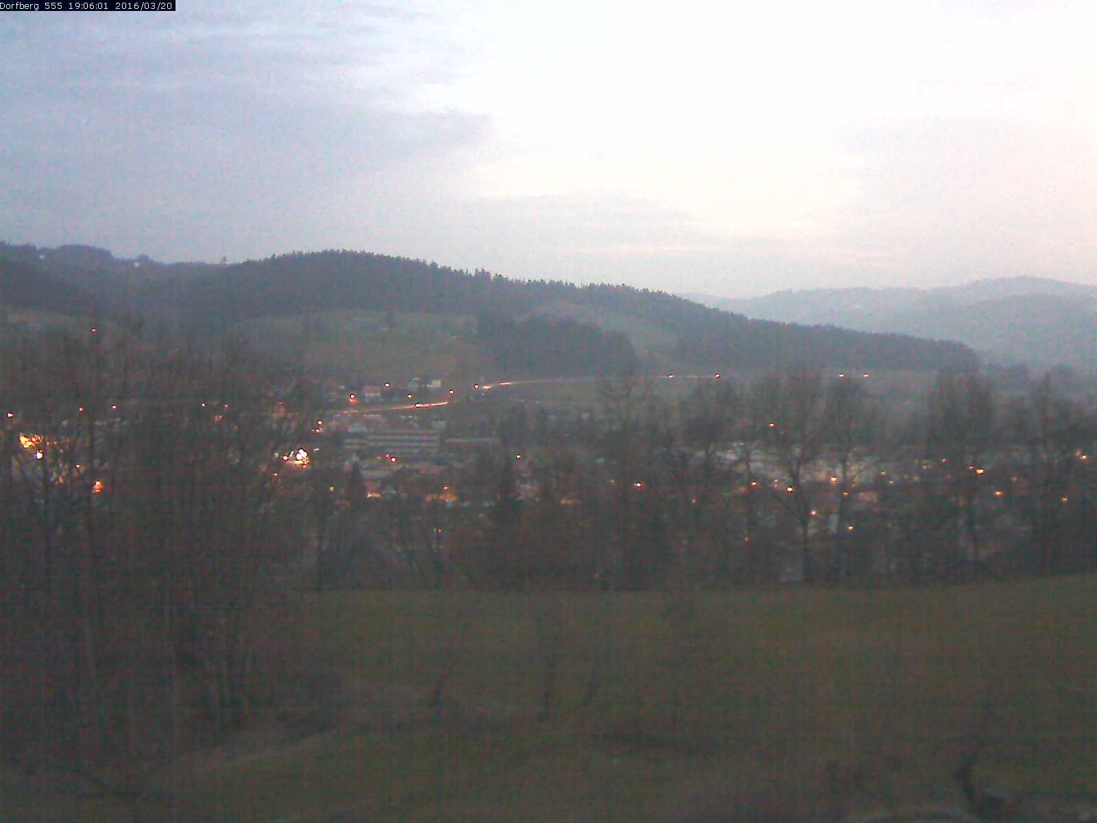 Webcam-Bild: Aussicht vom Dorfberg in Langnau 20160320-190601