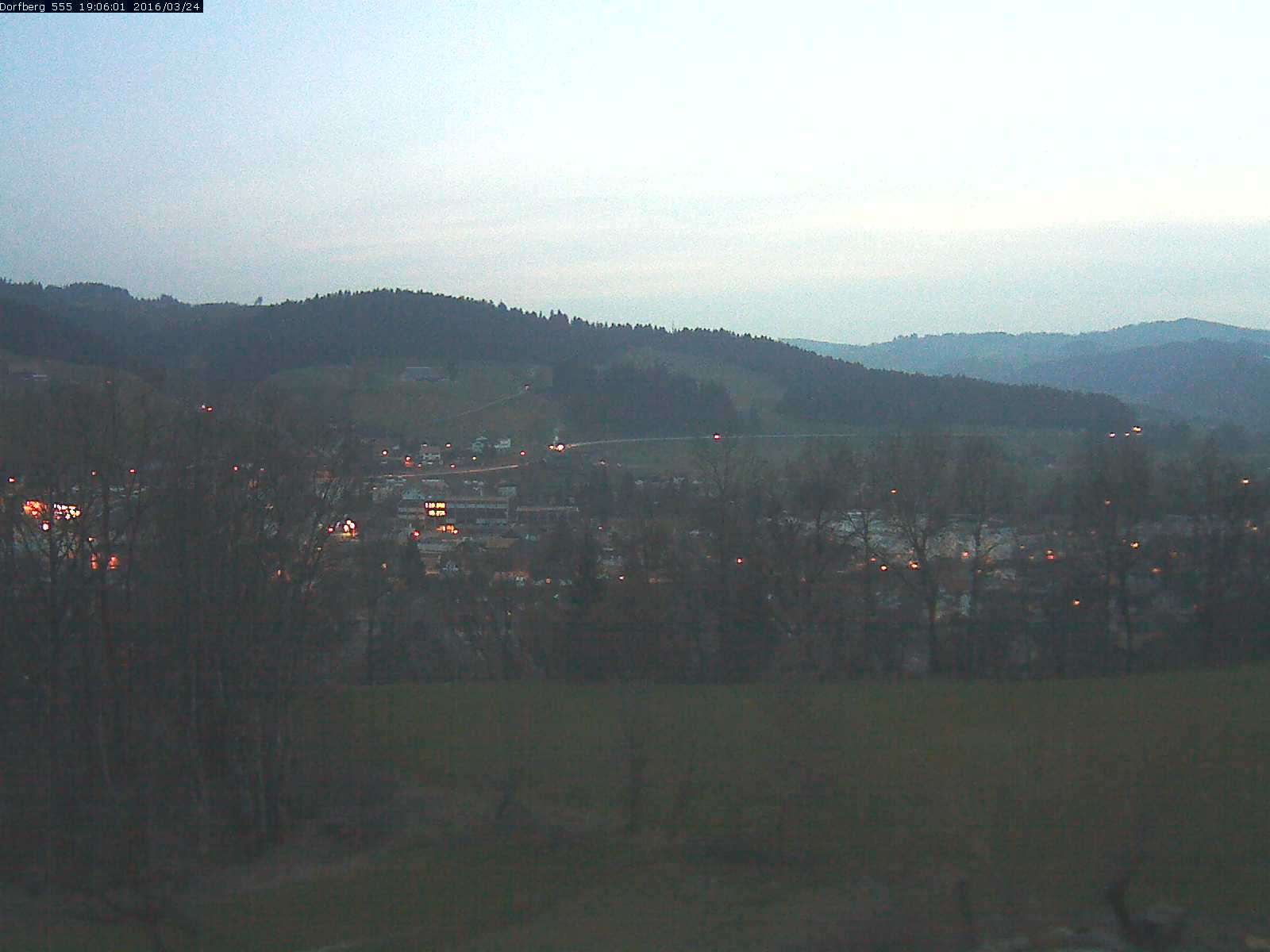 Webcam-Bild: Aussicht vom Dorfberg in Langnau 20160324-190601