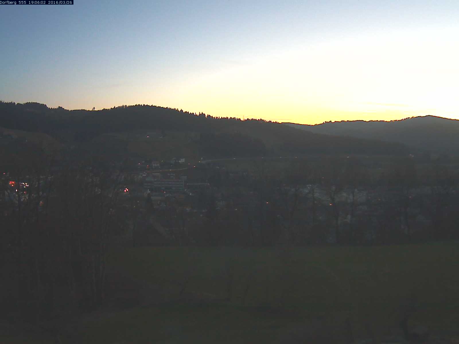 Webcam-Bild: Aussicht vom Dorfberg in Langnau 20160326-190601